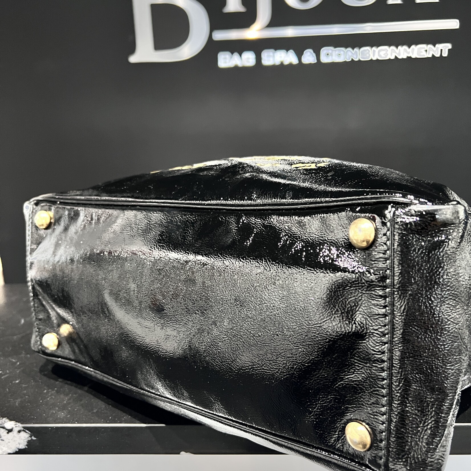 Saint Laurent SOLD - Saint Laurent Y Mail Tote