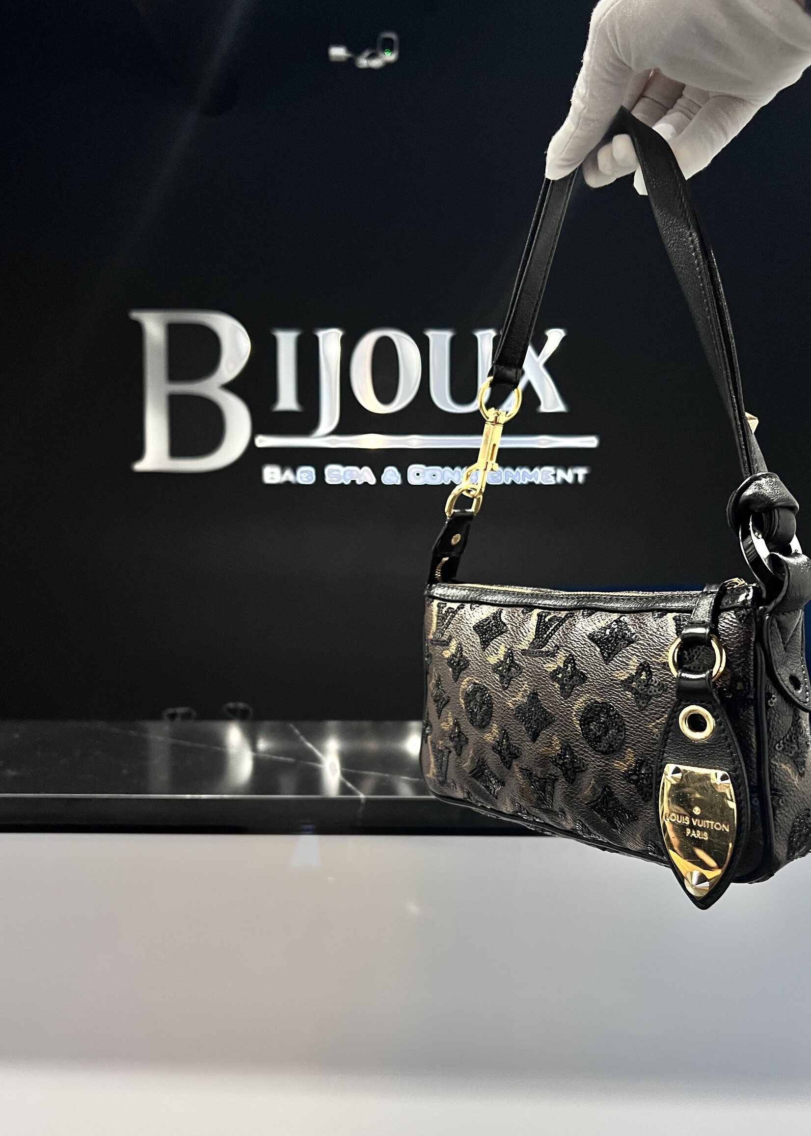 Louis Vuitton SOLD - Louis Vuitton Reverse Sequin Pochette