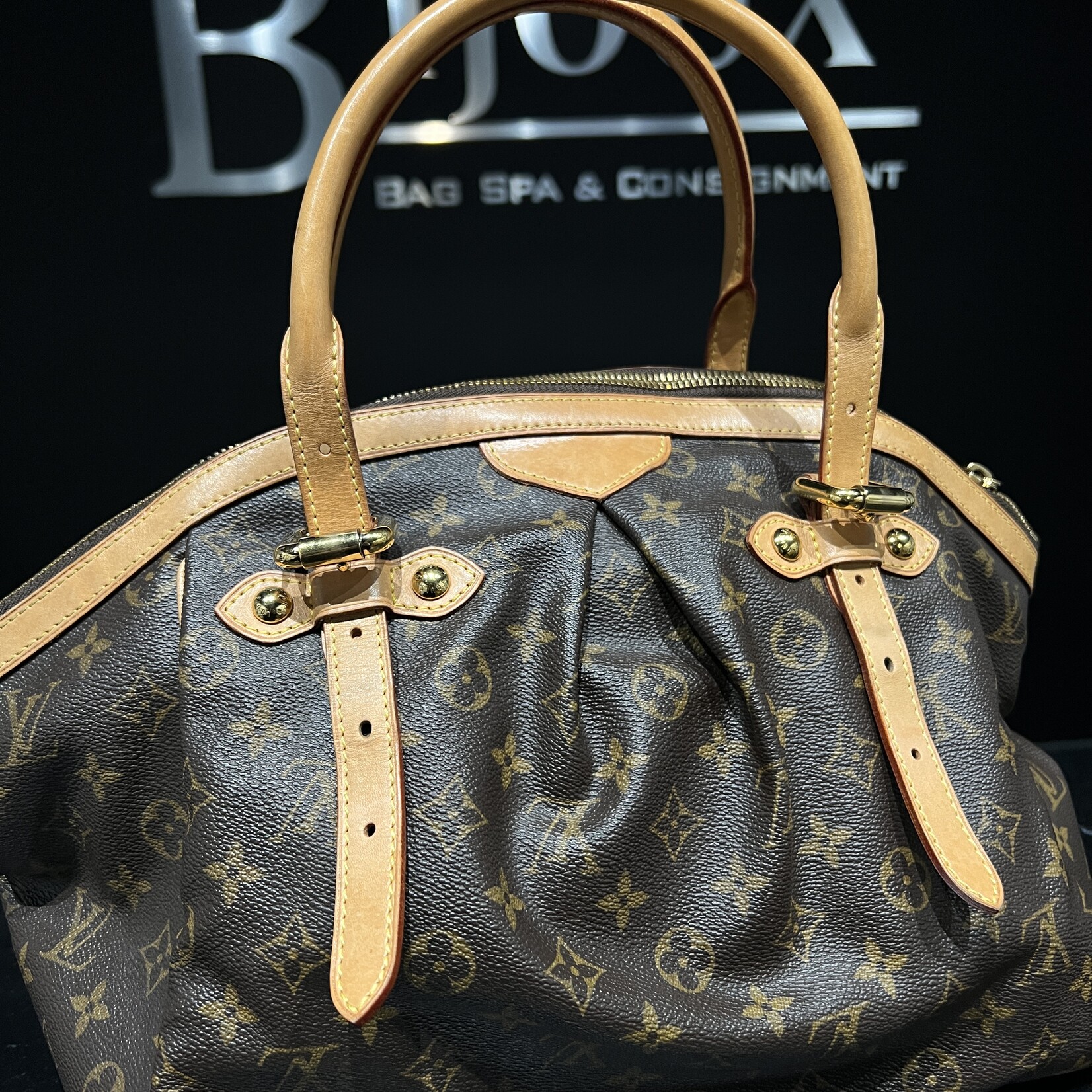 Louis Vuitton SOLD - Louis Vuitton Tivoli