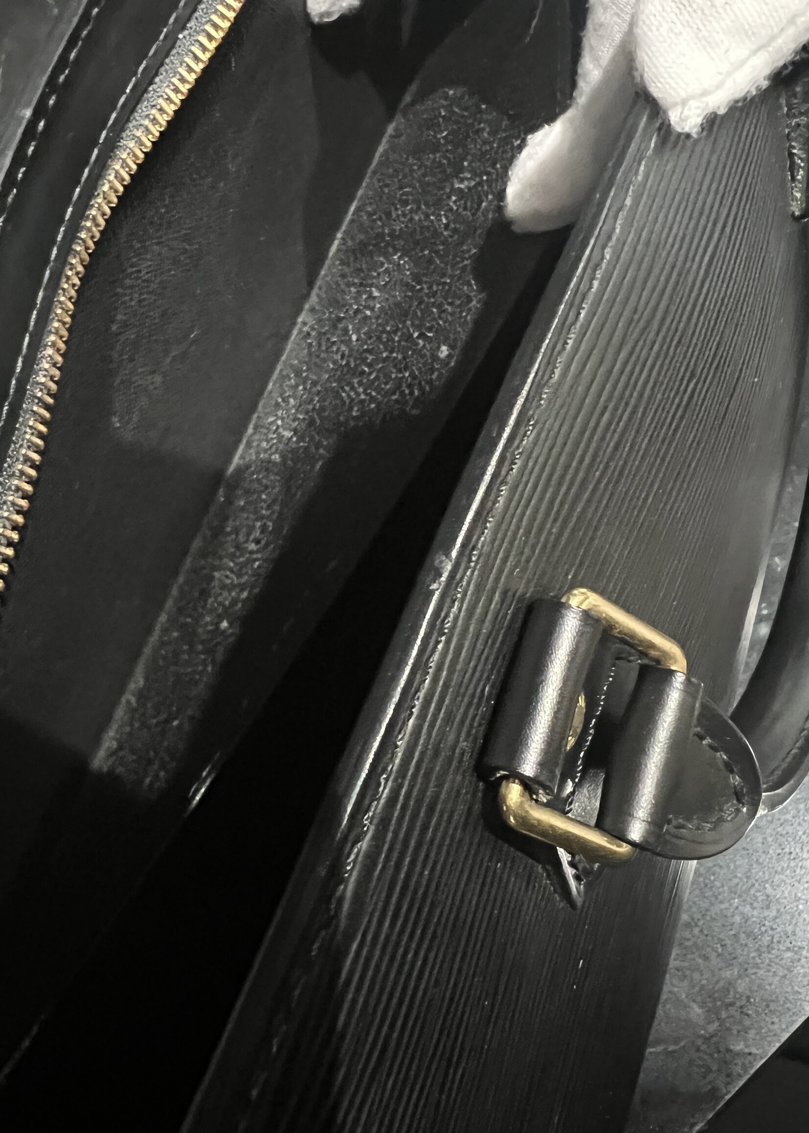 Louis Vuitton SOLD- Louis Vuitton Sac Triangle