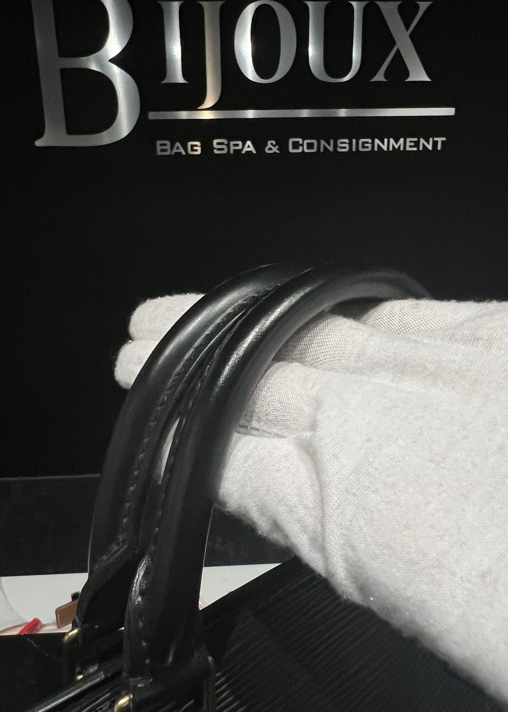 Louis Vuitton SOLD- Louis Vuitton Sac Triangle