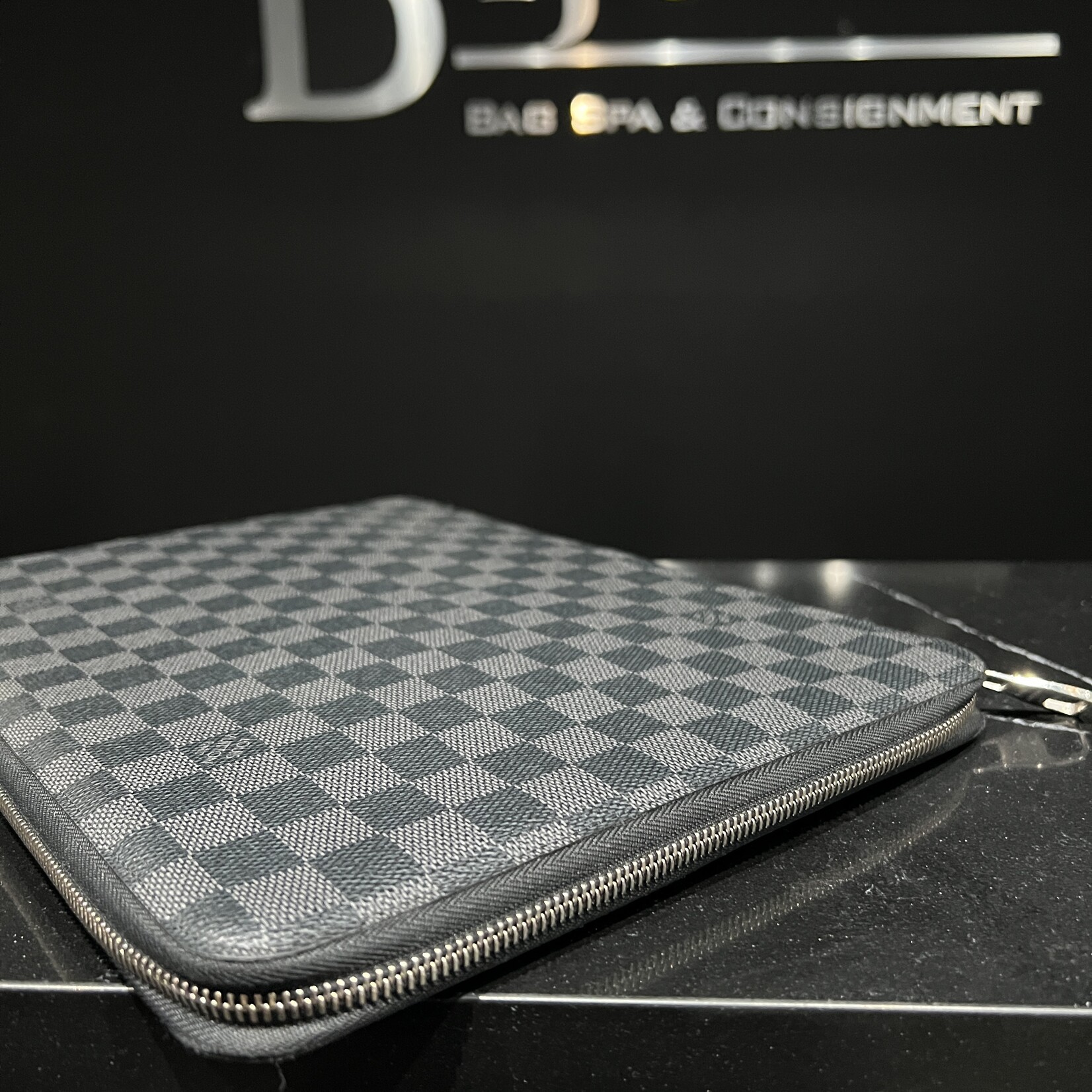 Louis Vuitton Louis Vuitton Document Holder Damier Graphite