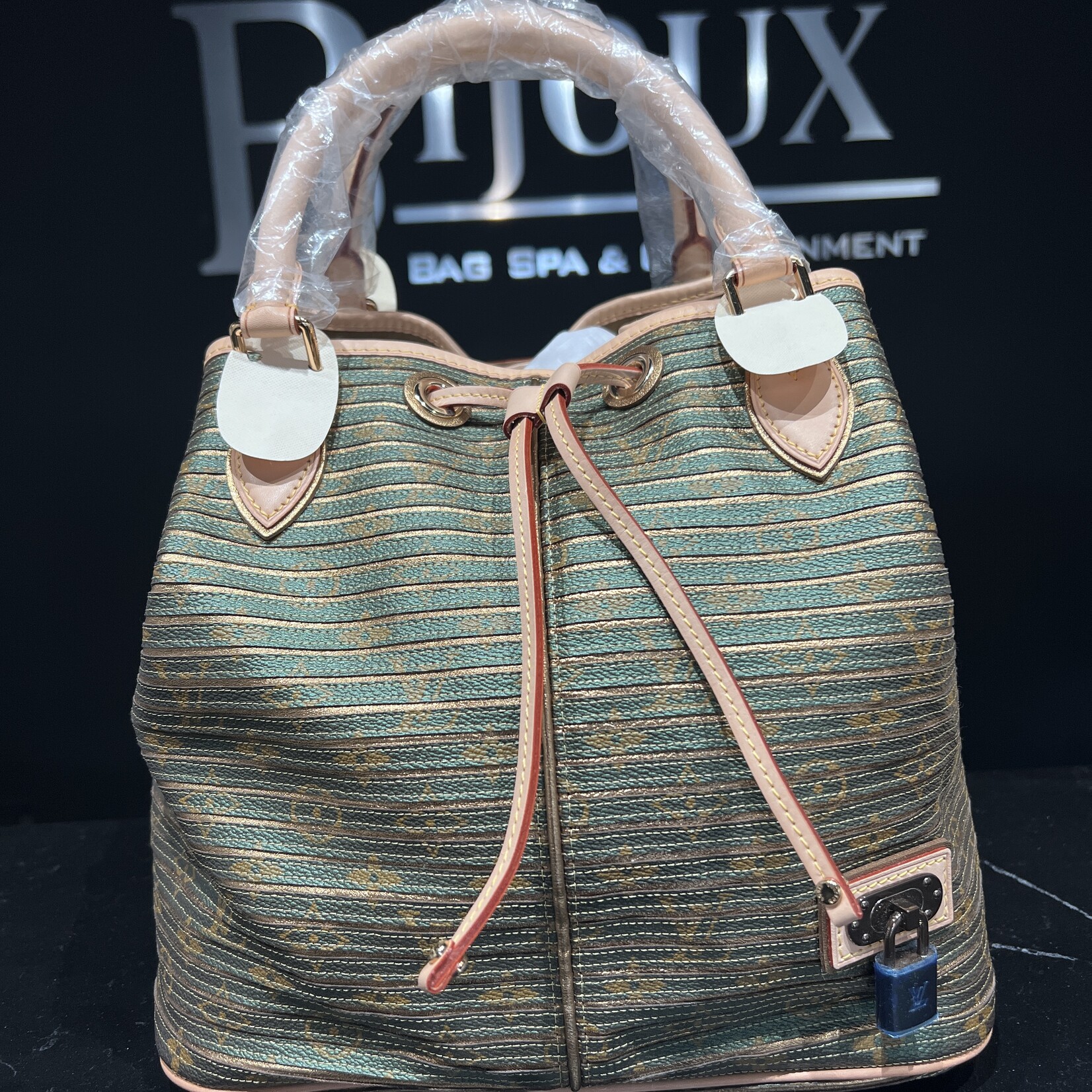 Louis Vuitton SOLD - Louis Vuitton Neo