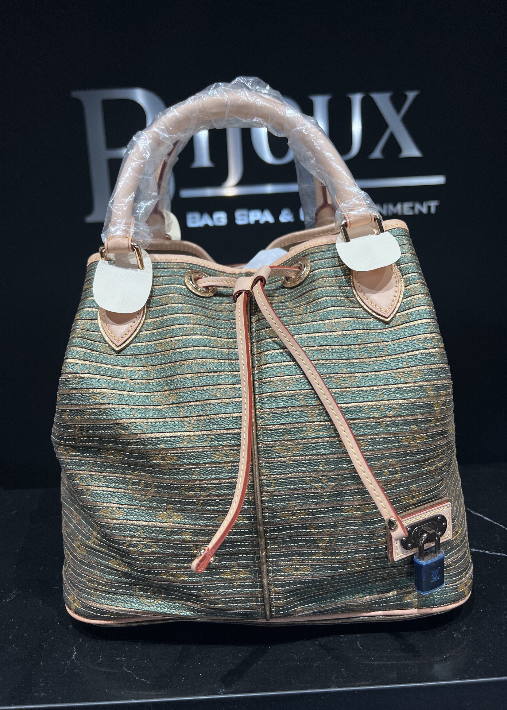 Louis Vuitton SOLD - Louis Vuitton Neo