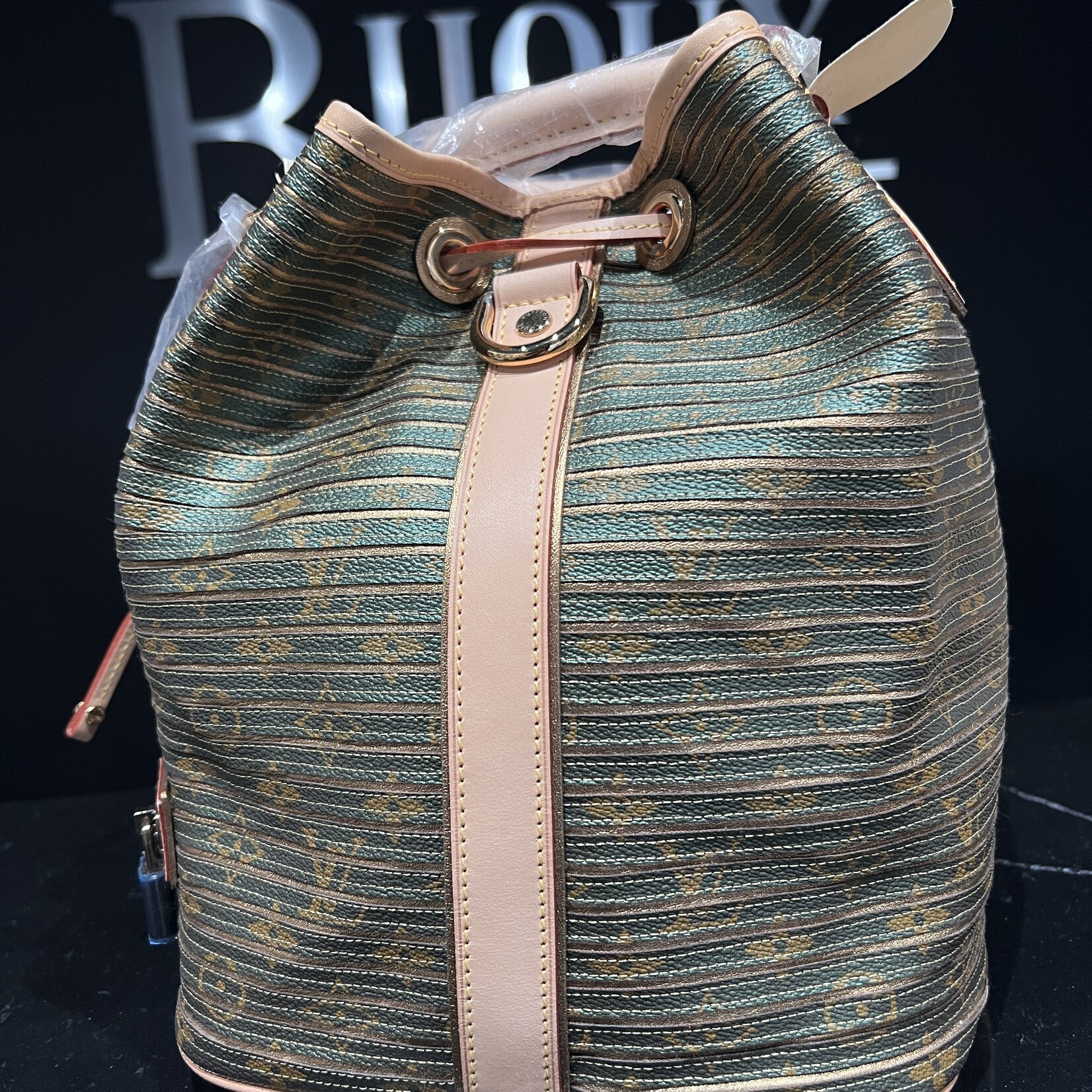 Louis Vuitton SOLD - Louis Vuitton Neo