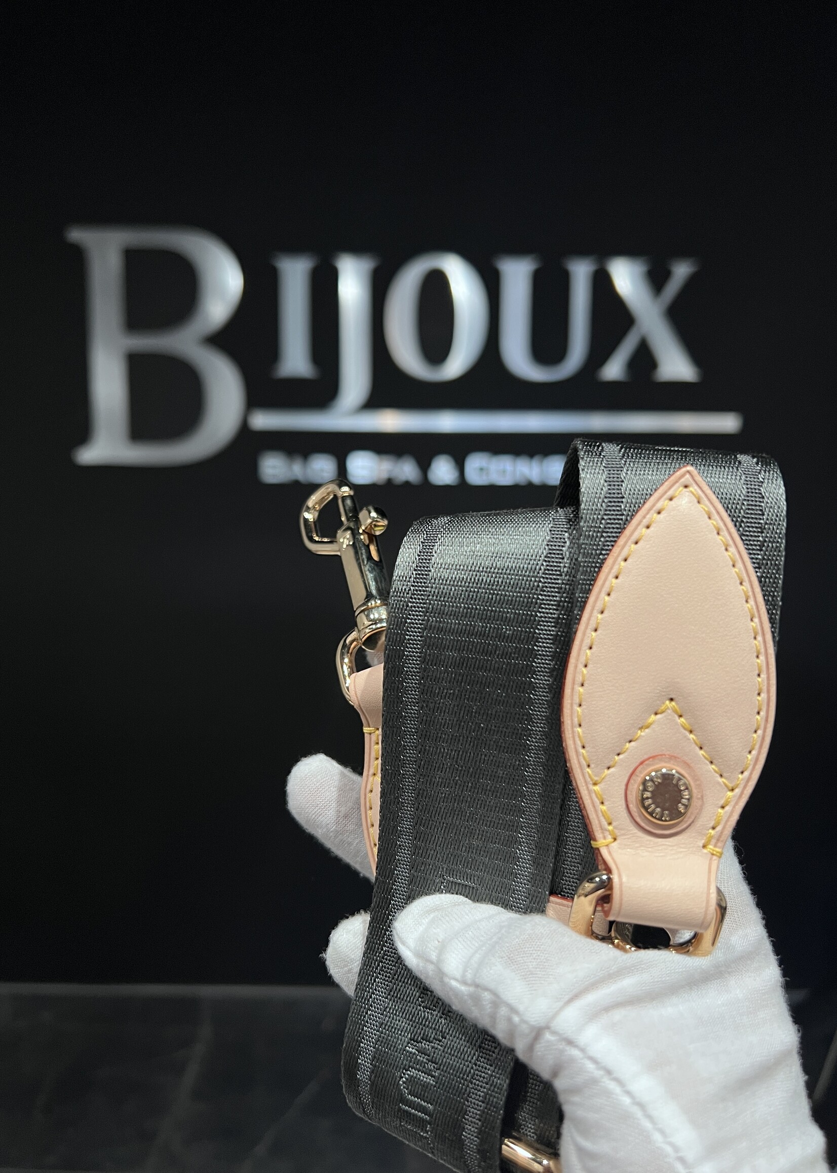 Louis Vuitton SOLD - Louis Vuitton Neo