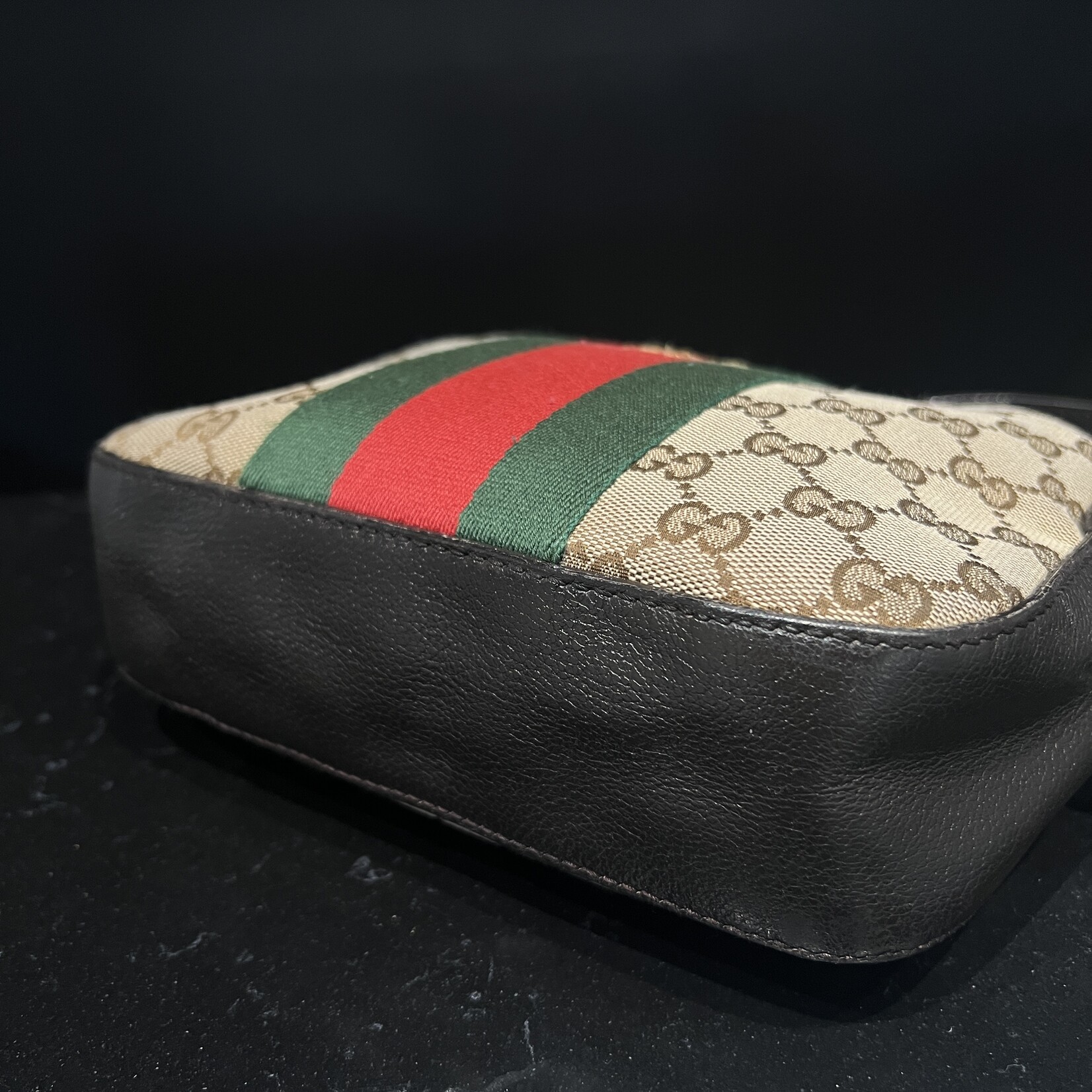 Gucci SOLD- Gucci Bee Crossbody
