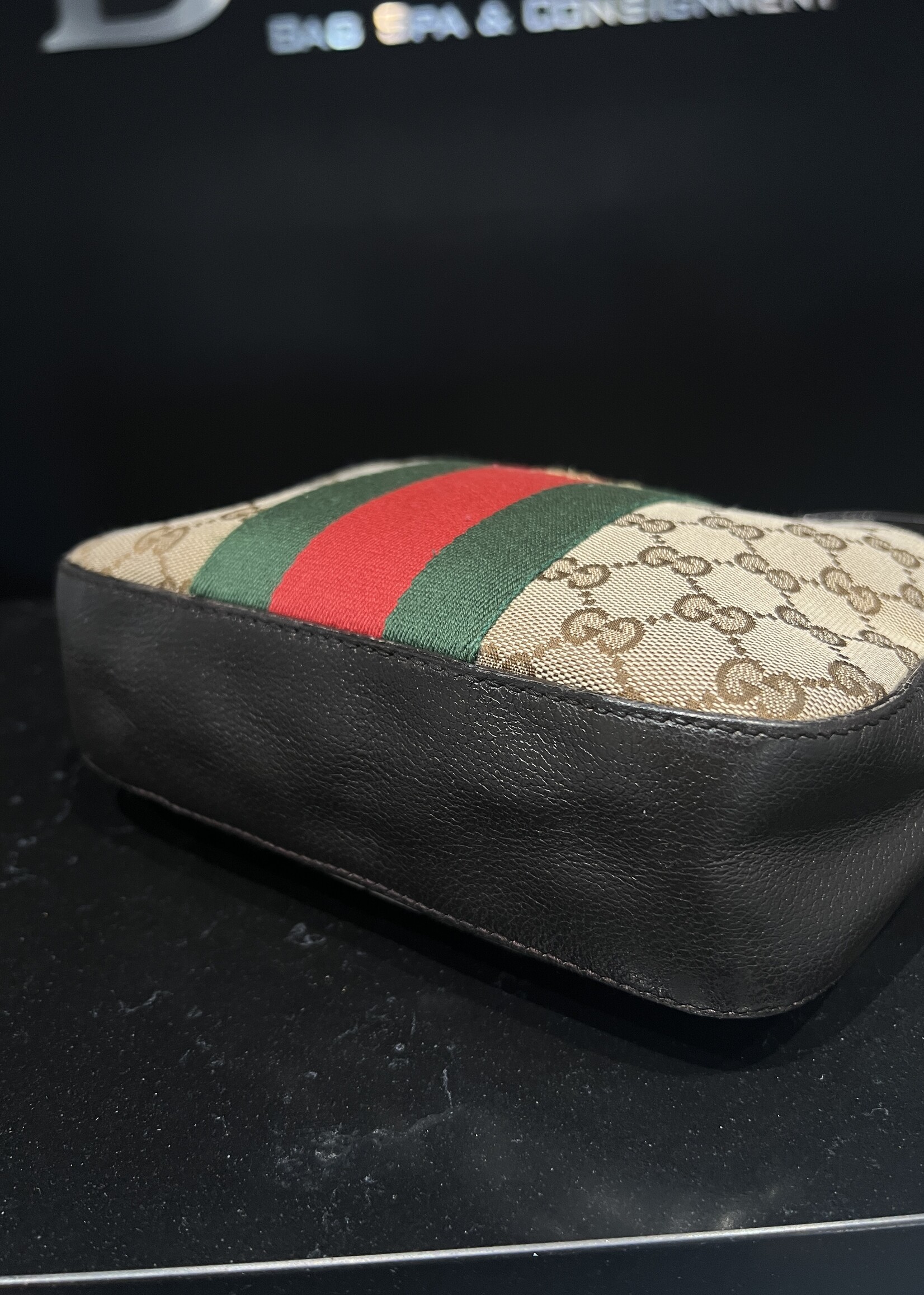 Gucci SOLD- Gucci Bee Crossbody