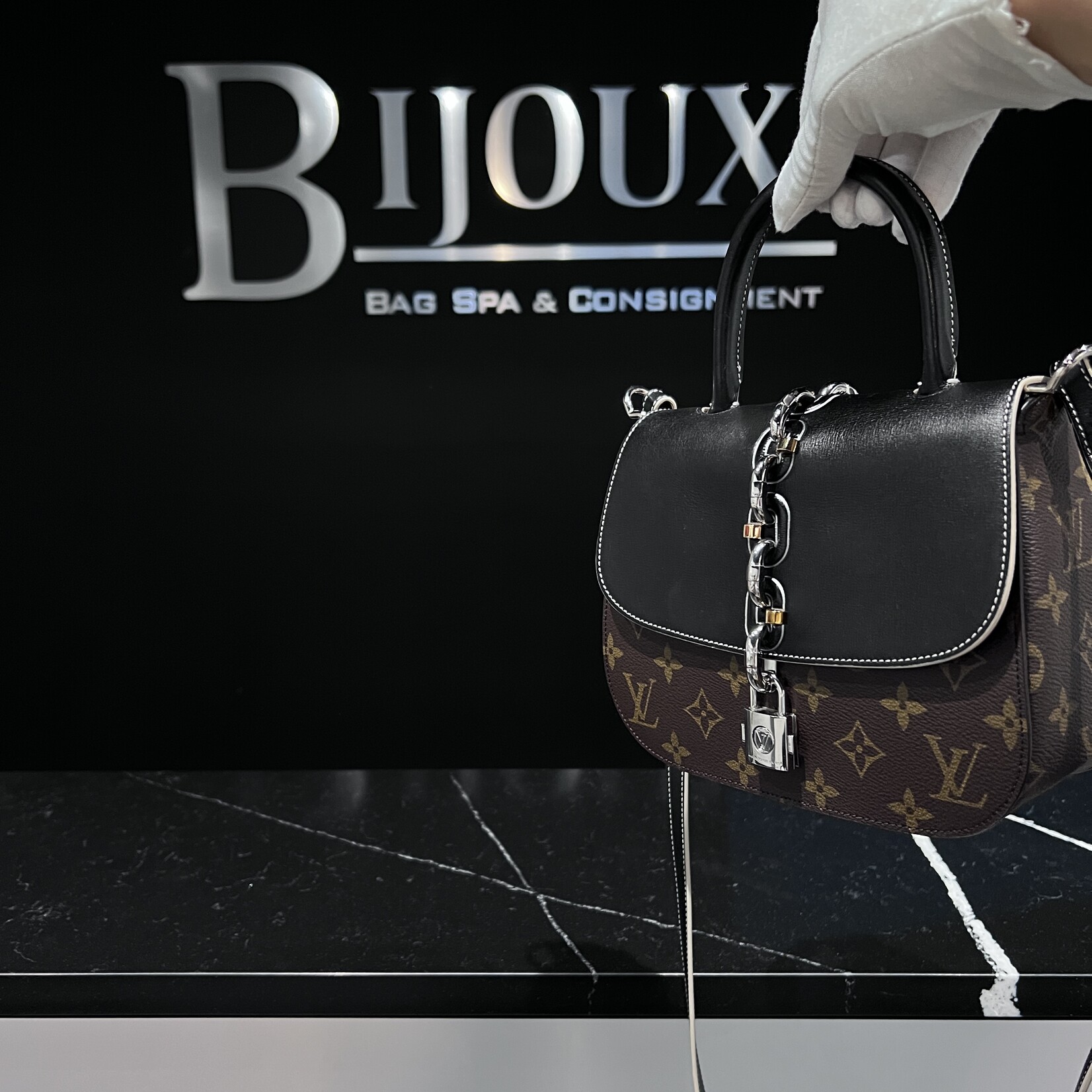 Louis Vuitton SOLD - Louis Vuitton Chain It PM