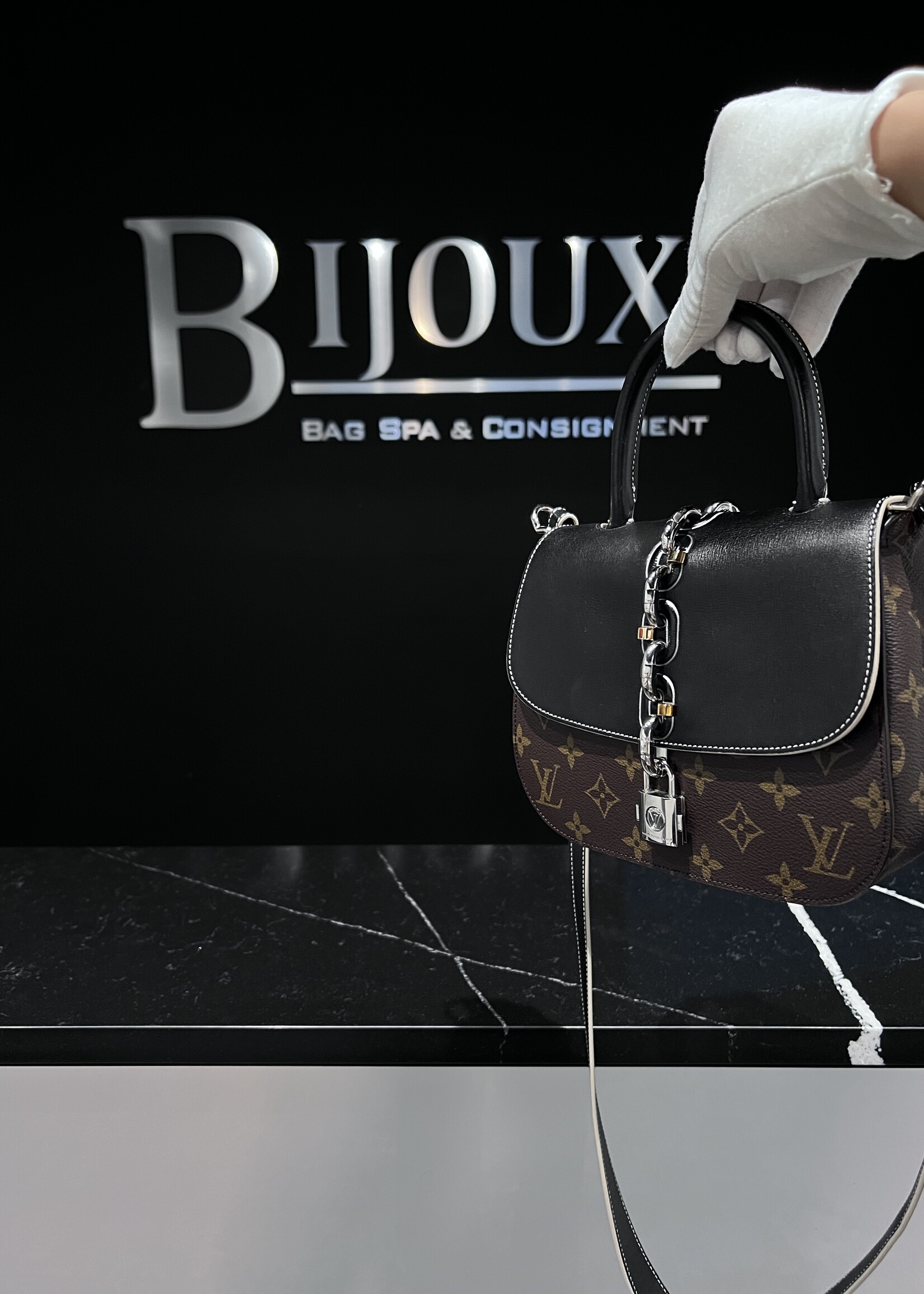 Louis Vuitton SOLD - Louis Vuitton Chain It PM