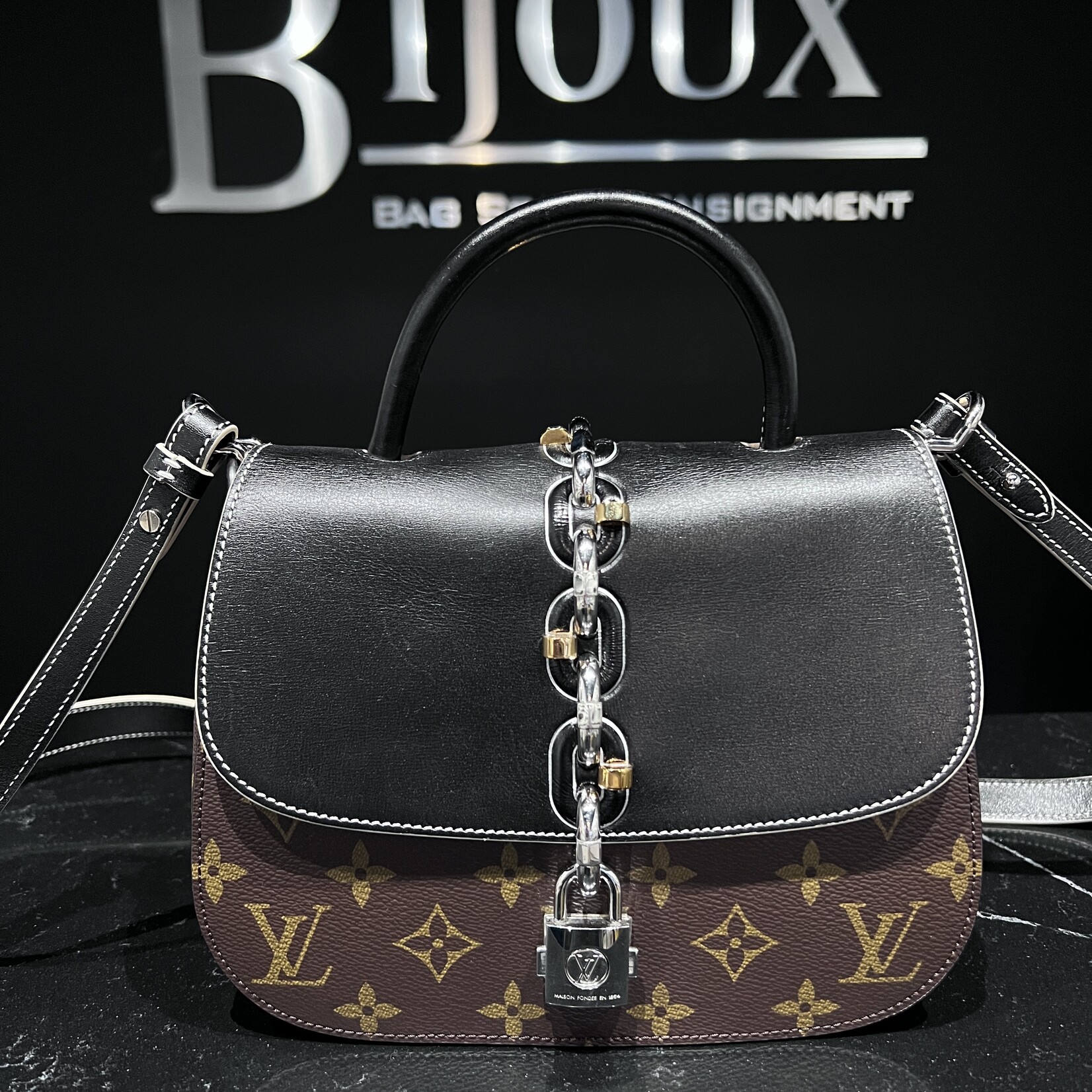 Louis Vuitton SOLD - Louis Vuitton Chain It PM