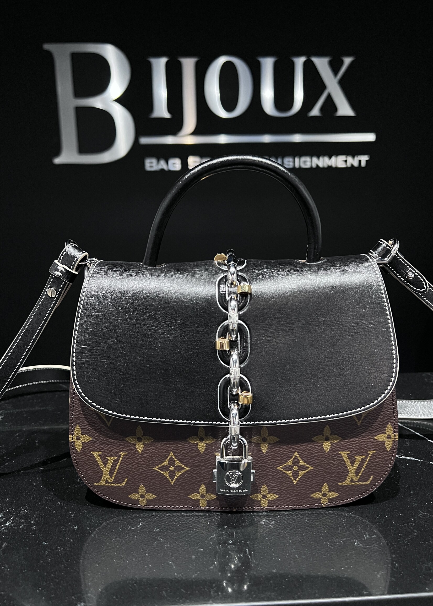 Louis Vuitton SOLD - Louis Vuitton Chain It PM