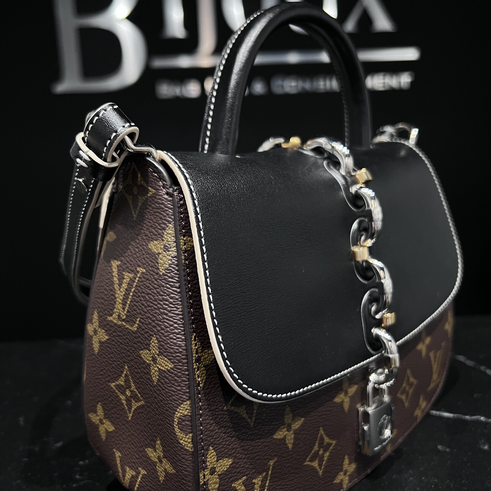 Louis Vuitton SOLD - Louis Vuitton Chain It PM