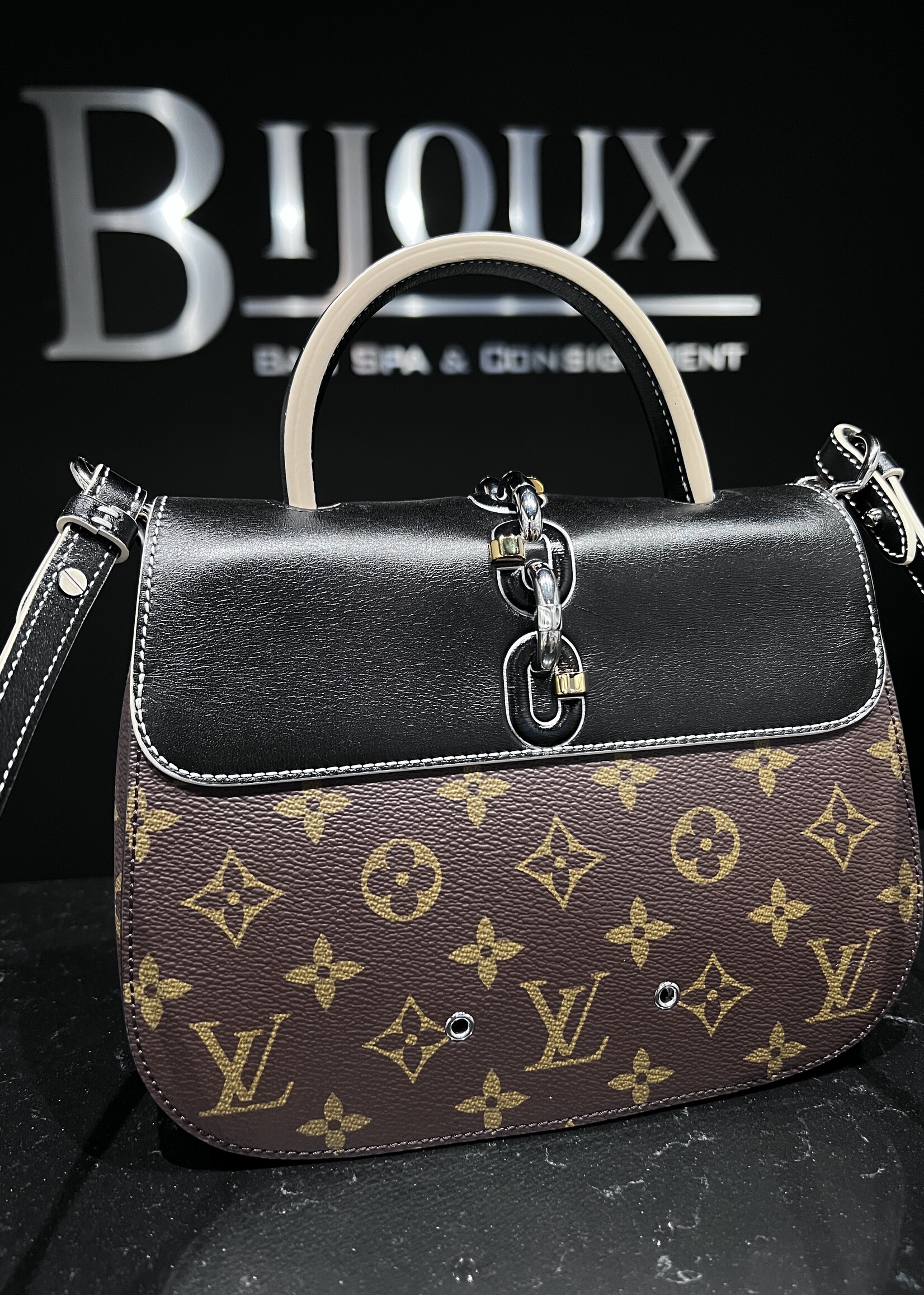 Louis Vuitton SOLD - Louis Vuitton Chain It PM