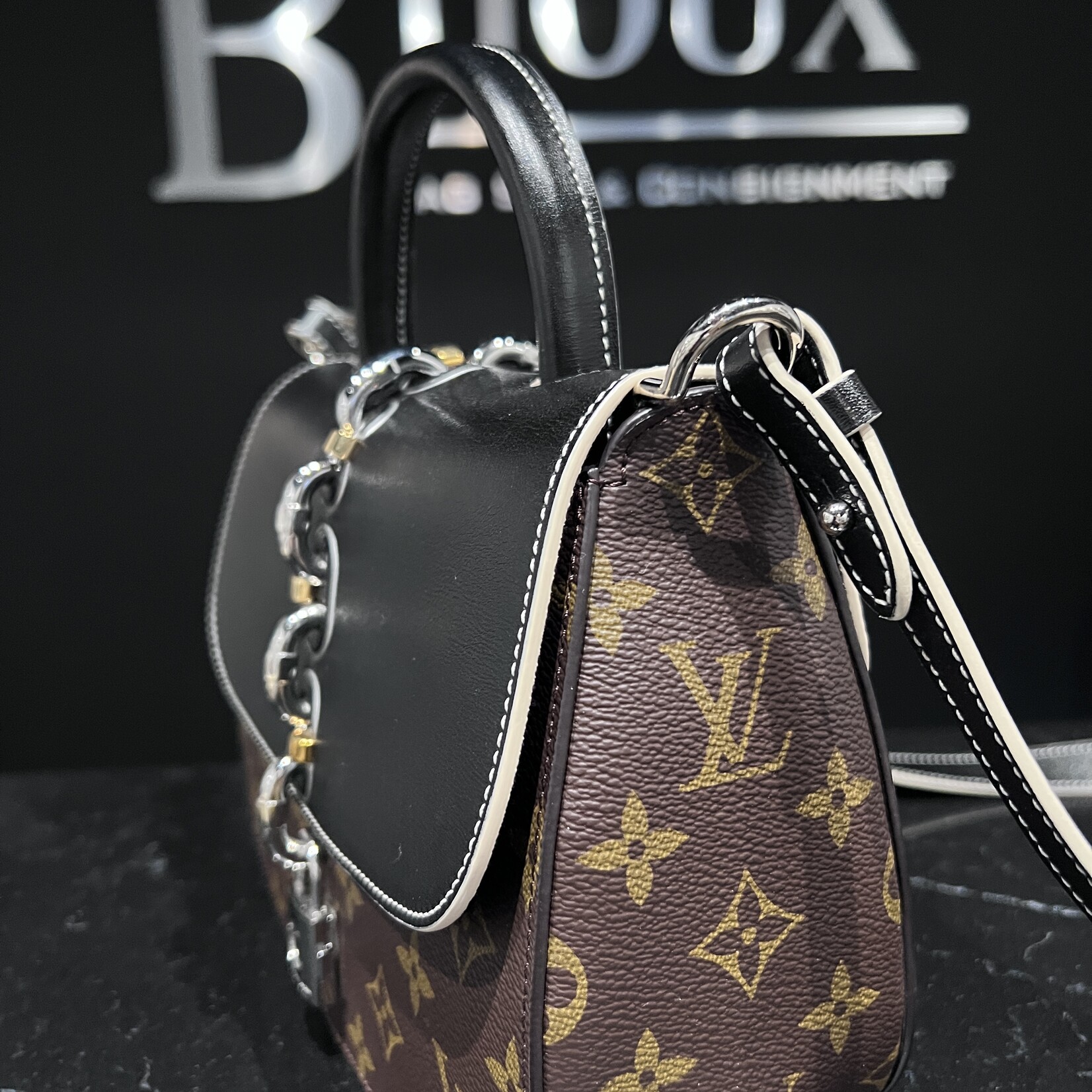 Louis Vuitton SOLD - Louis Vuitton Chain It PM