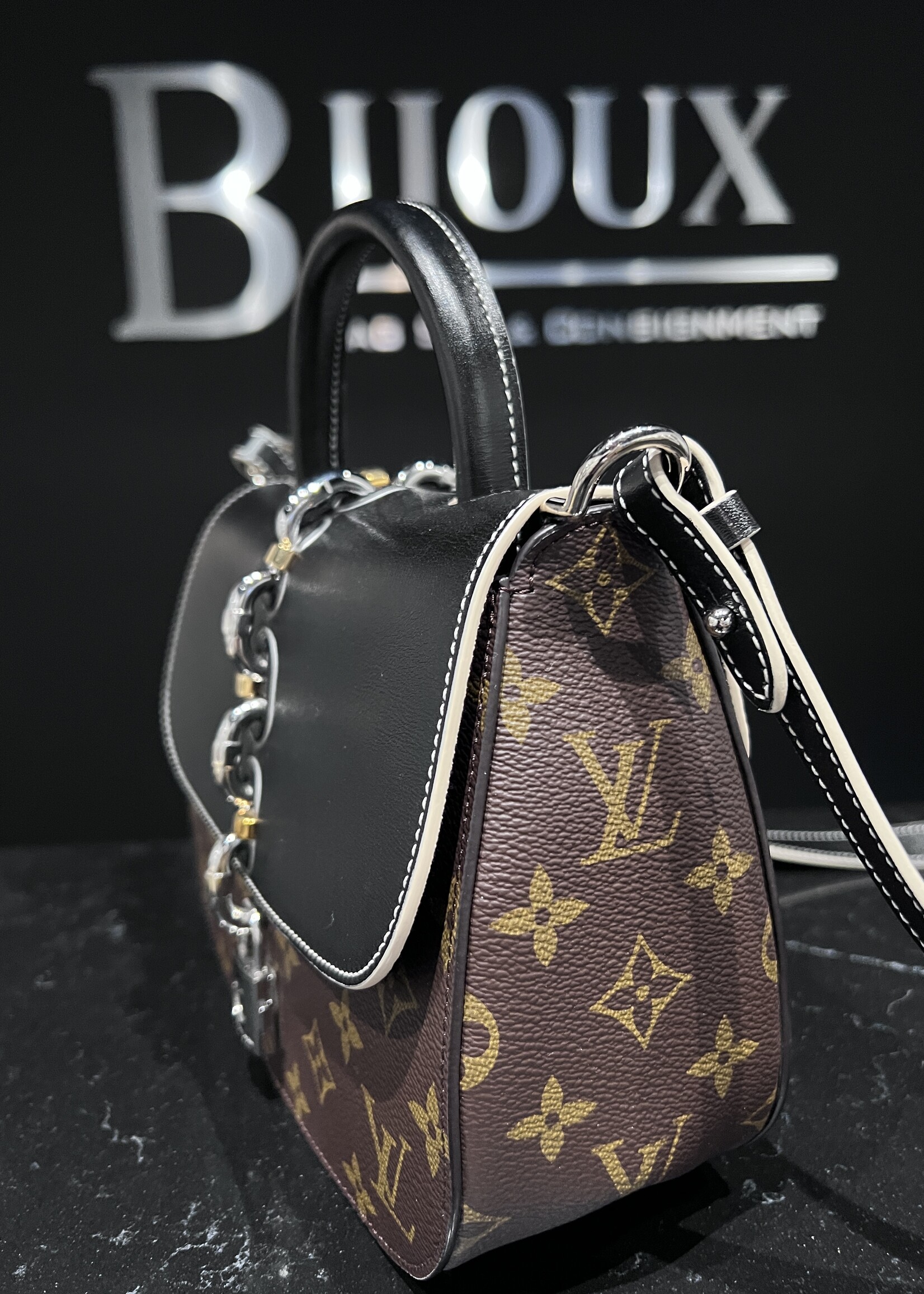 Louis Vuitton SOLD - Louis Vuitton Chain It PM