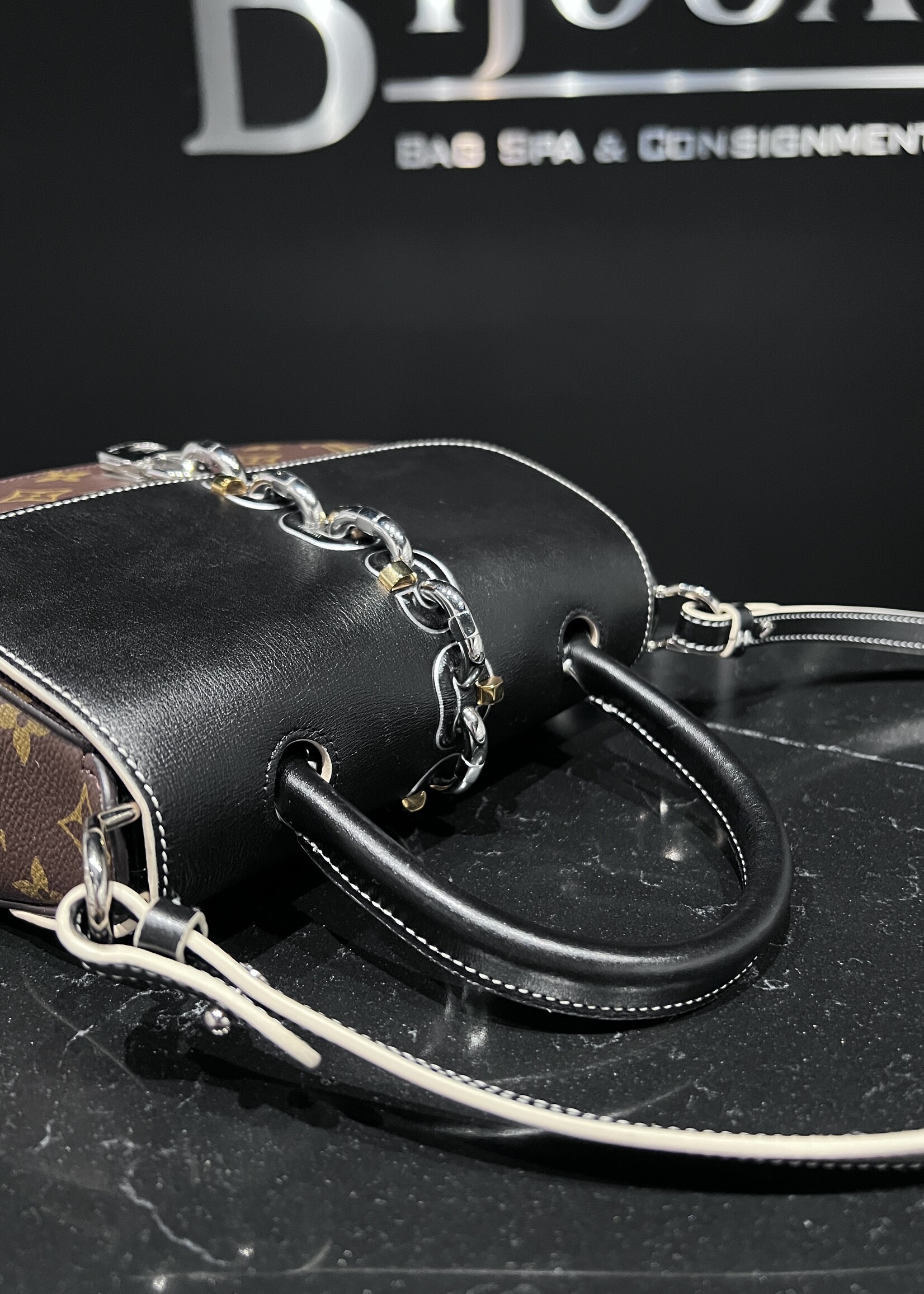 Louis Vuitton SOLD - Louis Vuitton Chain It PM