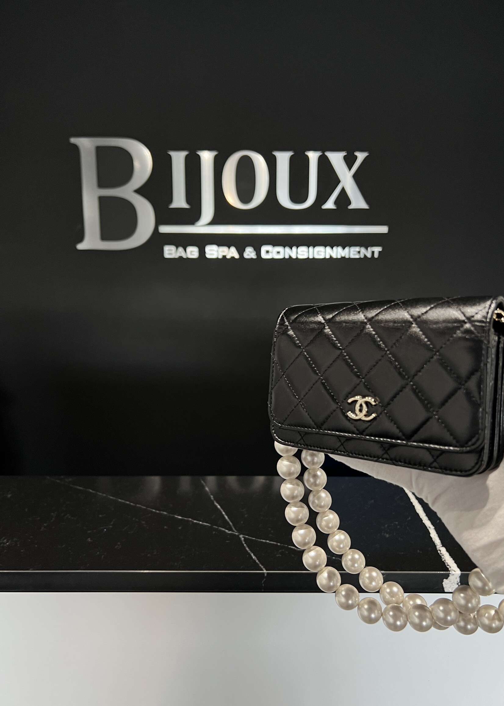 Chanel Chanel Pearl Woc