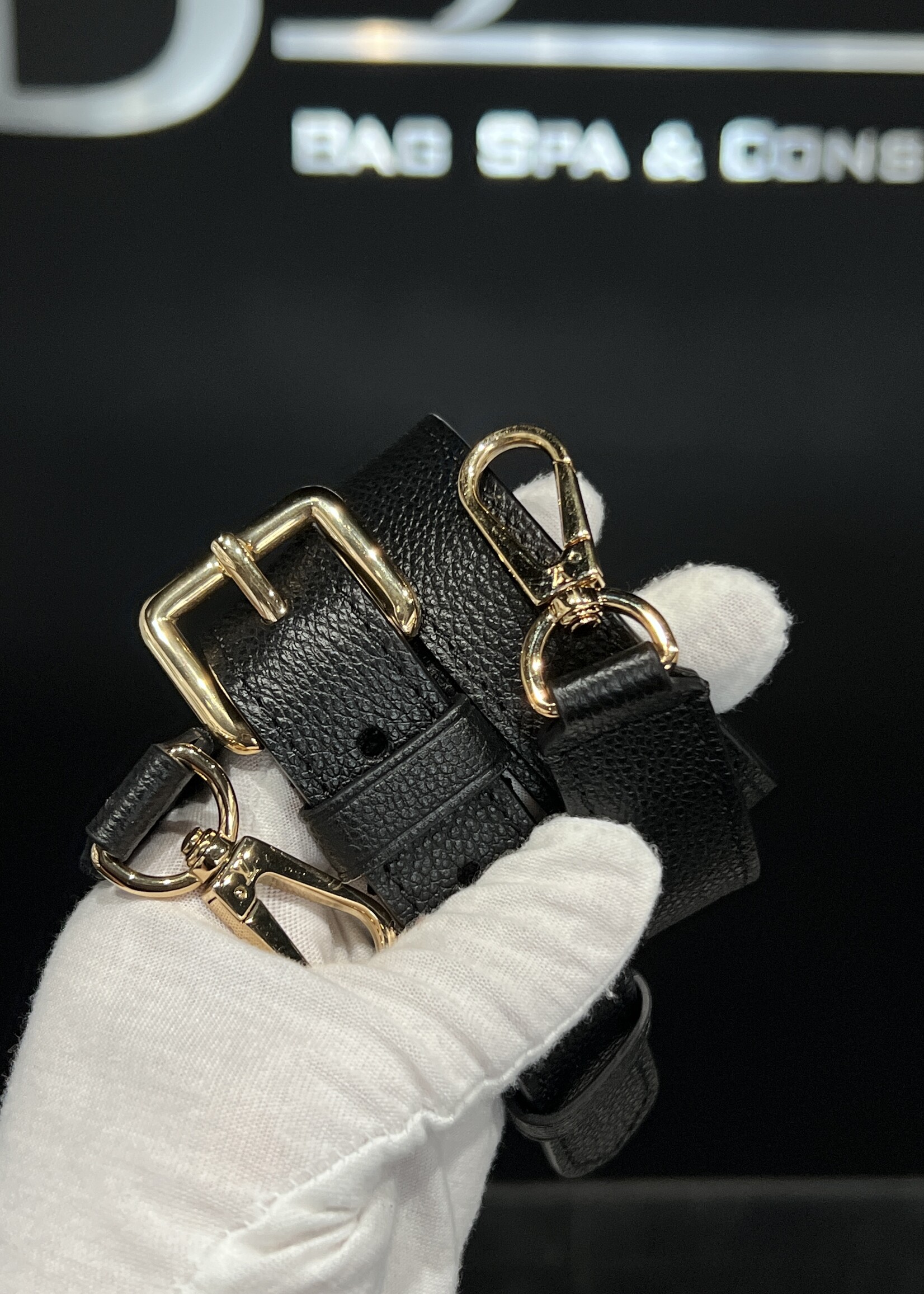 Louis Vuitton SOLD - Louis Vuitton Madeline Empreinte MM