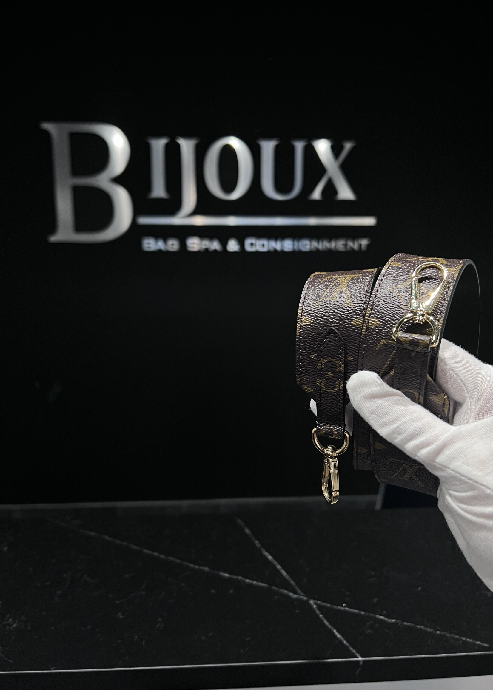 Louis Vuitton Louis Vuitton Strap