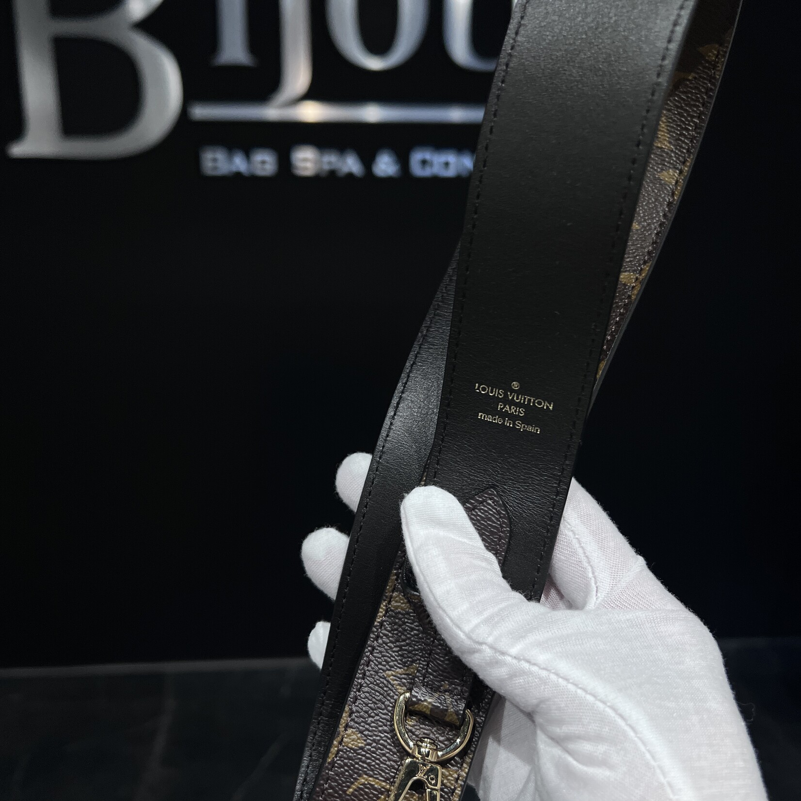 Louis Vuitton Louis Vuitton Strap
