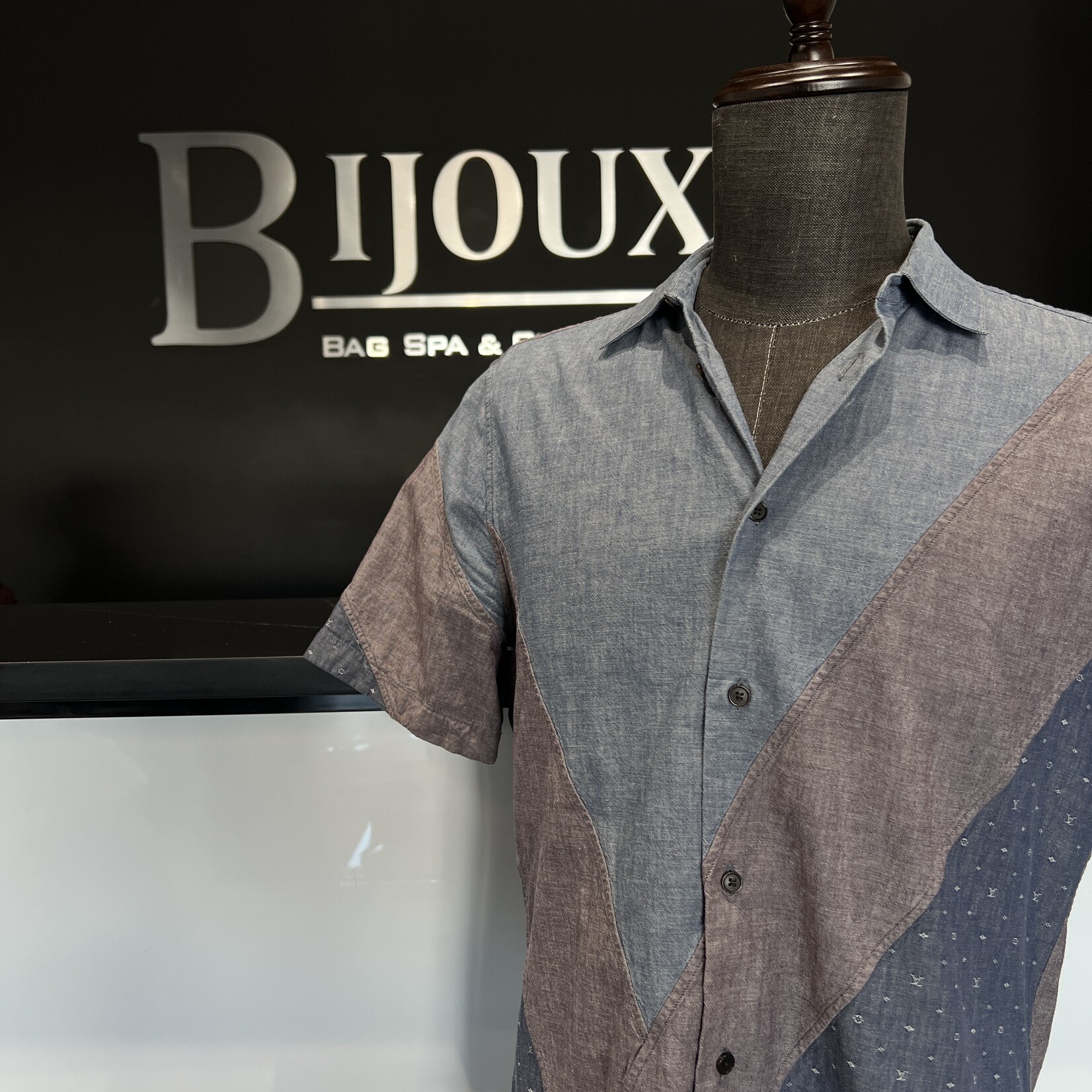 Louis Vuitton Louis Vuitton Short Sleeve Button Down M