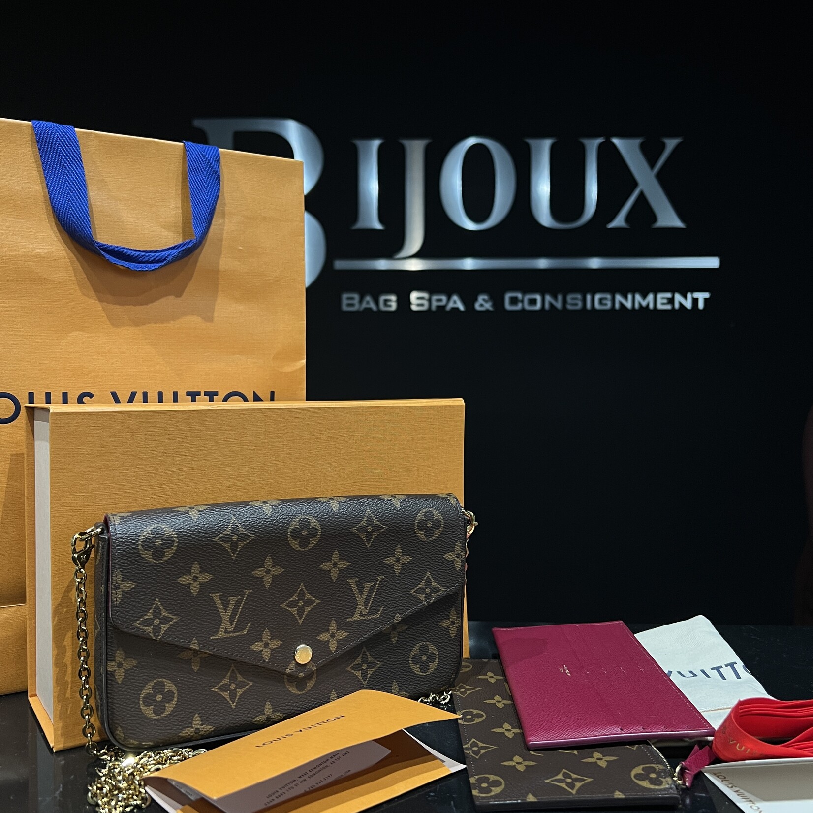 Louis Vuitton SOLD - Louis Vuitton Pochette Felicie Monogram