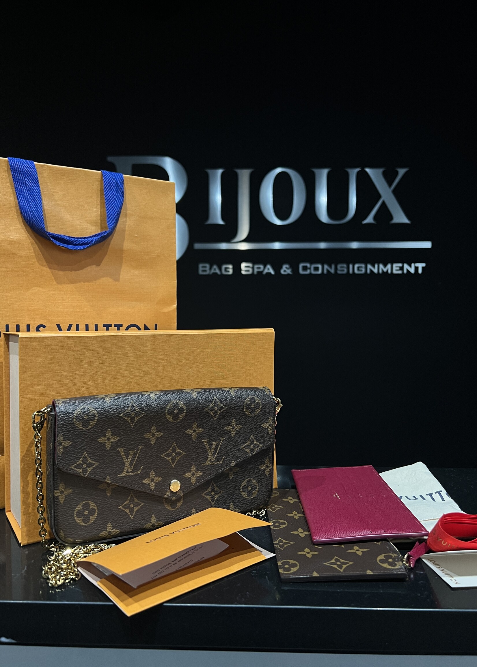 Louis Vuitton SOLD - Louis Vuitton Pochette Felicie Monogram