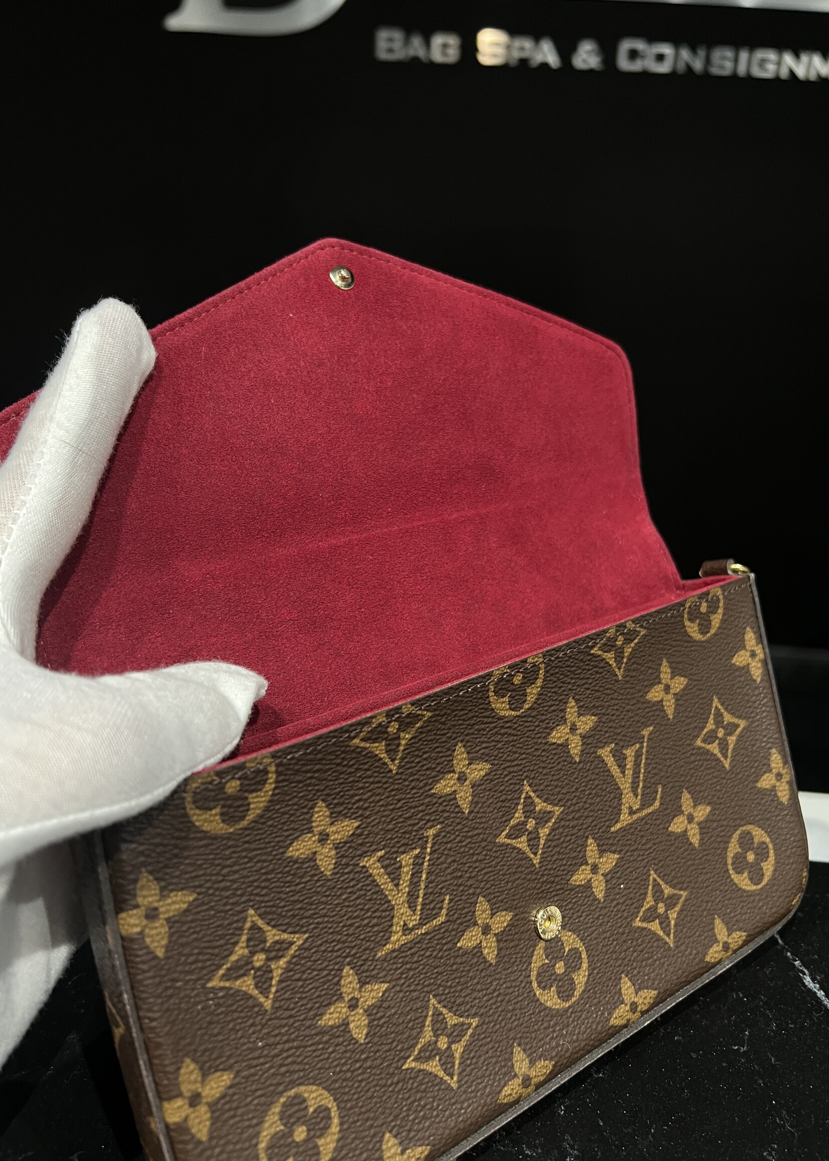 Louis Vuitton SOLD - Louis Vuitton Pochette Felicie Monogram