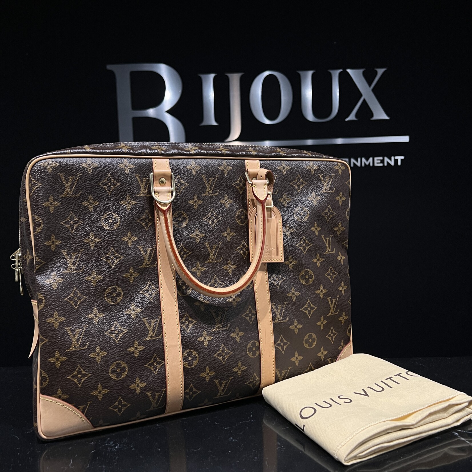 Louis Vuitton Louis Vuitton Porte Documents Voyage