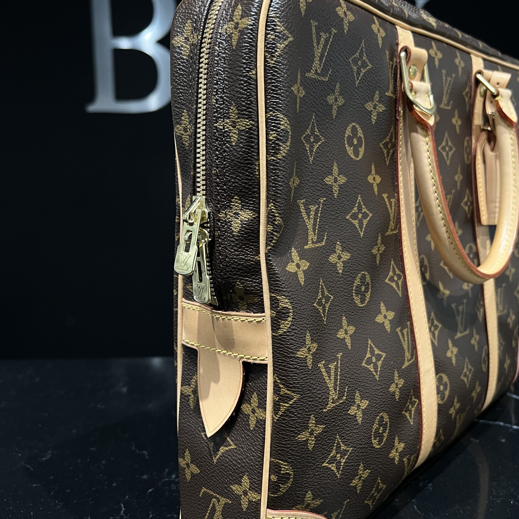 Louis Vuitton Louis Vuitton Porte Documents Voyage