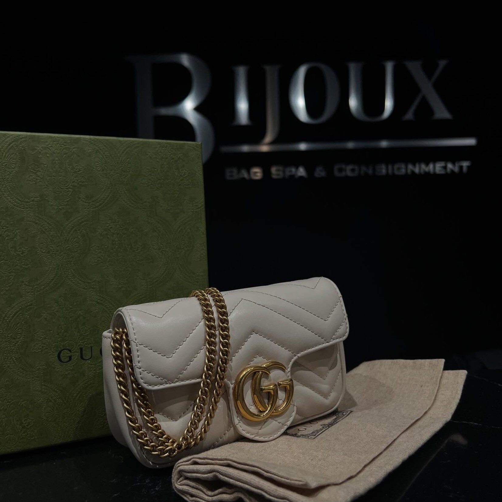 Gucci SOLD - Gucci White Super Mini Marmont Crossbody