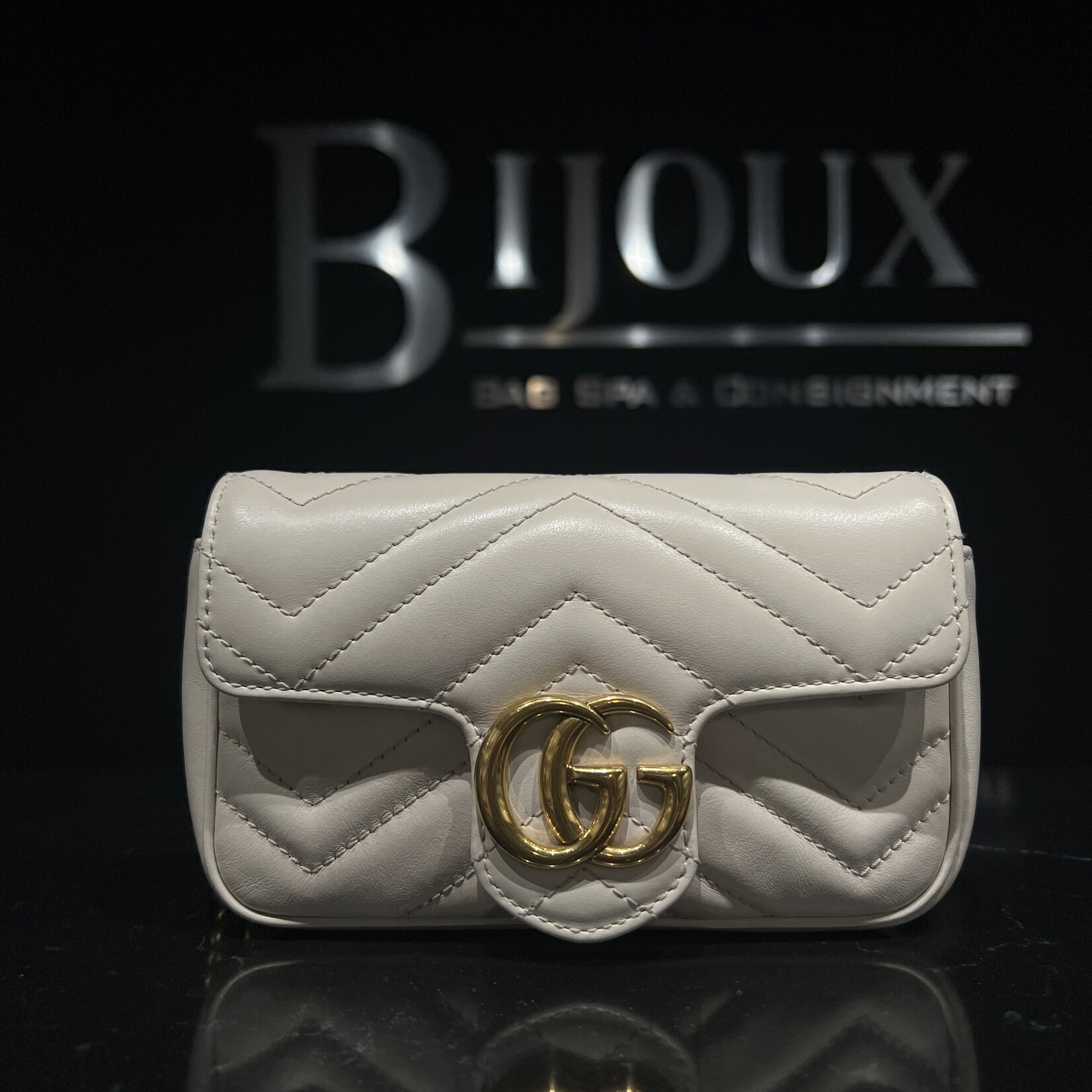 Gucci SOLD - Gucci White Super Mini Marmont Crossbody
