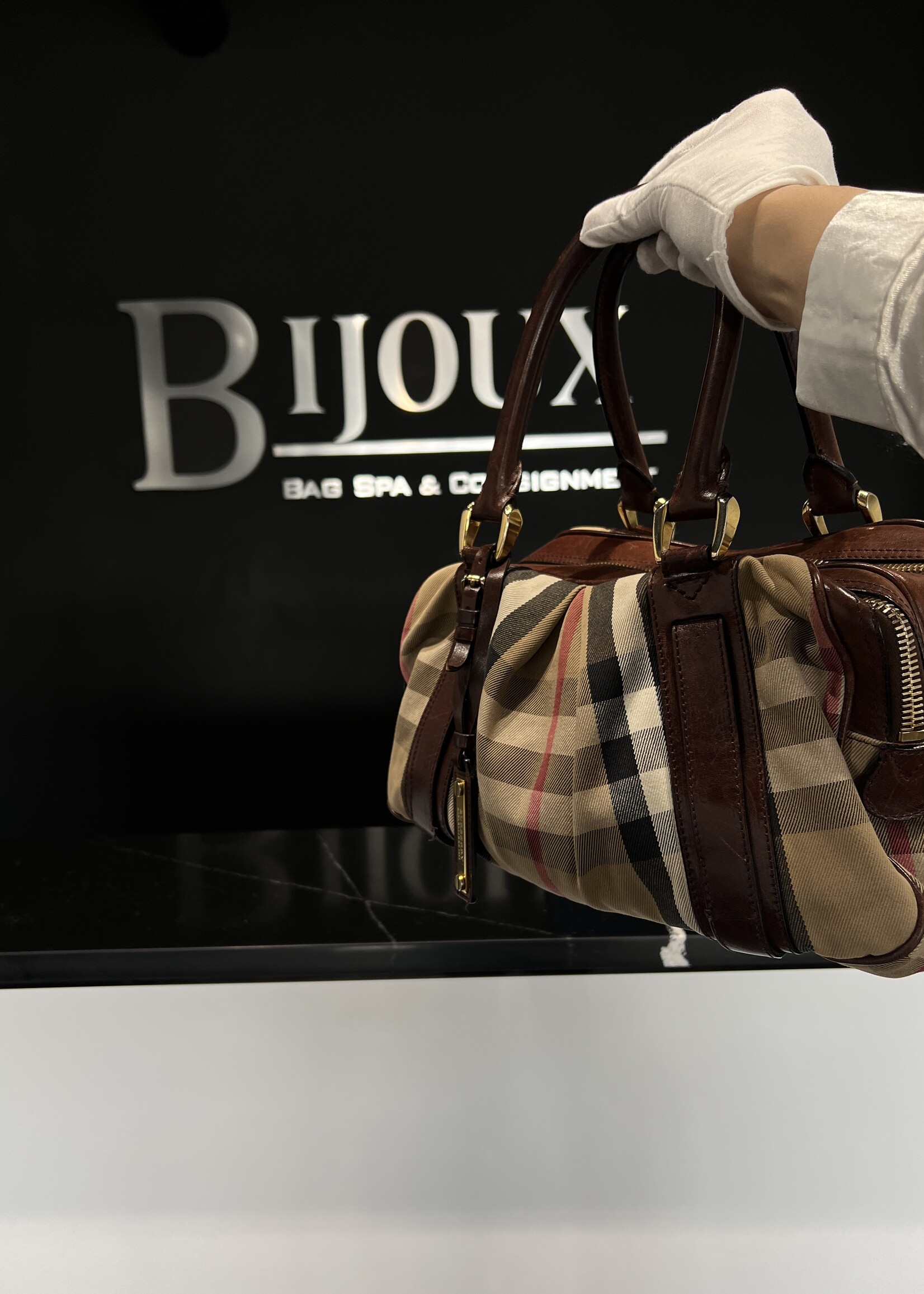 Burberry SOLD - Burberry Ashbury Knight Bag