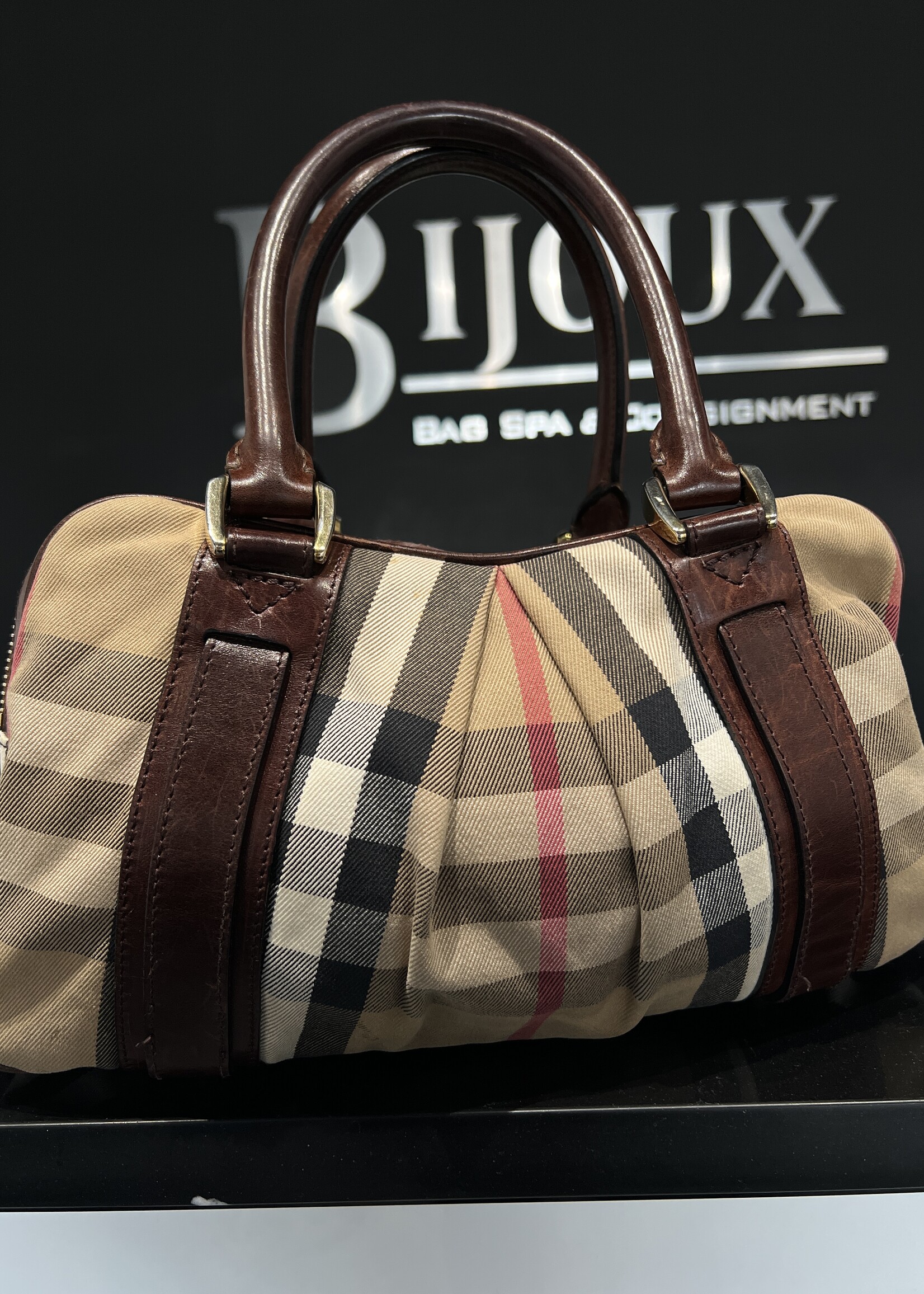 Burberry SOLD - Burberry Ashbury Knight Bag