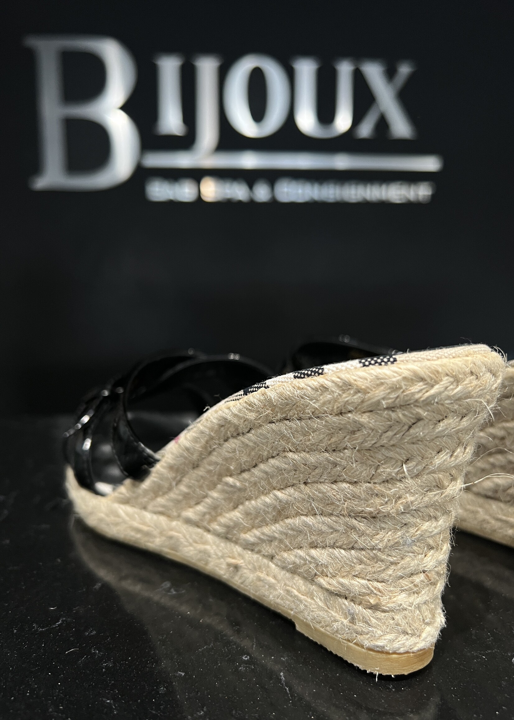 Burberry SOLD- Burberry Patent Wedge 39