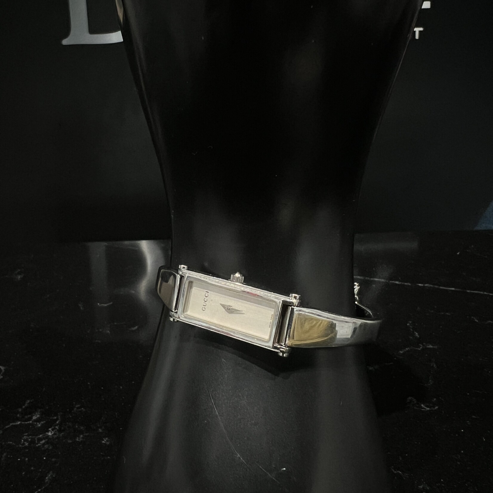 Gucci SOLD - Gucci 1500L Stainless Steel Watch