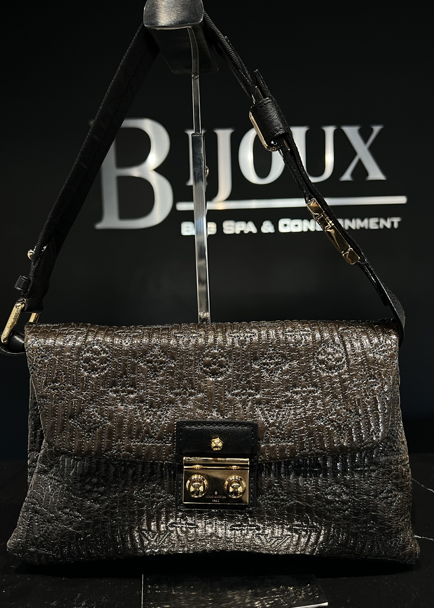 Louis Vuitton SOLD - Louis Vuitton Motard Pochette