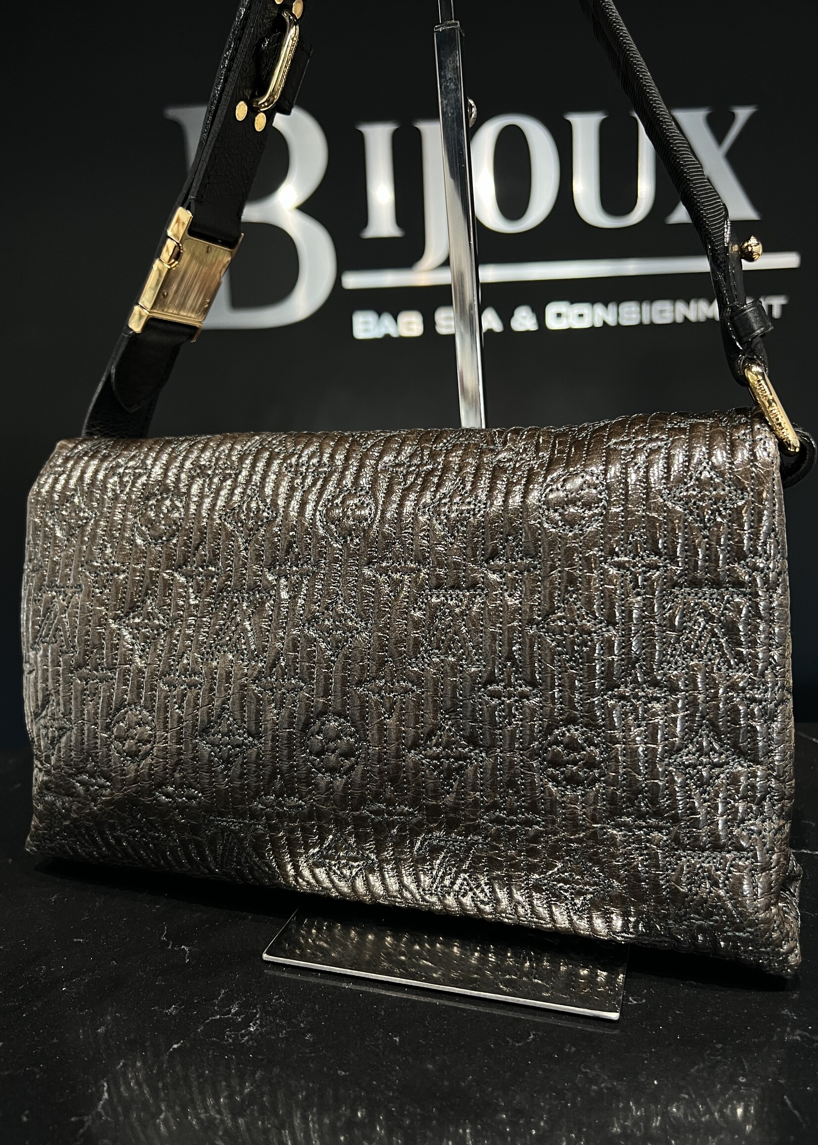 Louis Vuitton SOLD - Louis Vuitton Motard Pochette