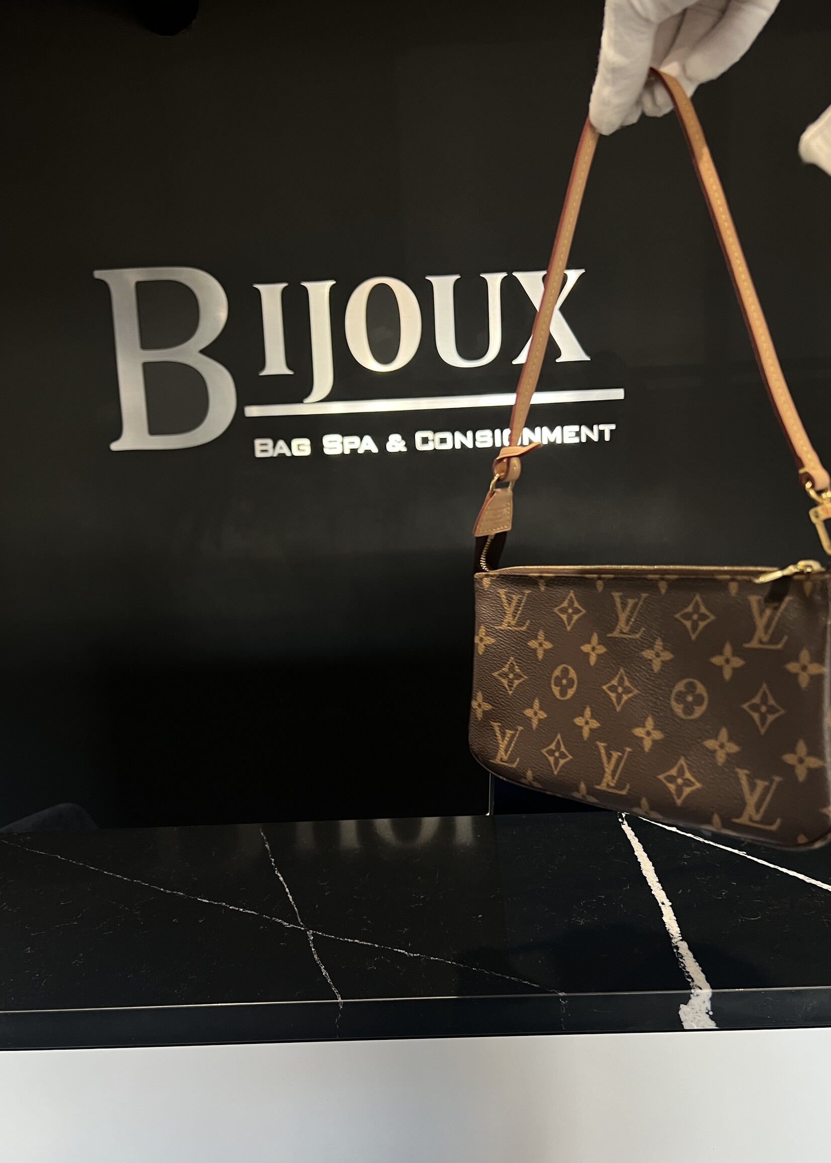 Louis Vuitton SOLD - Louis Vuitton Pochette Accessoires