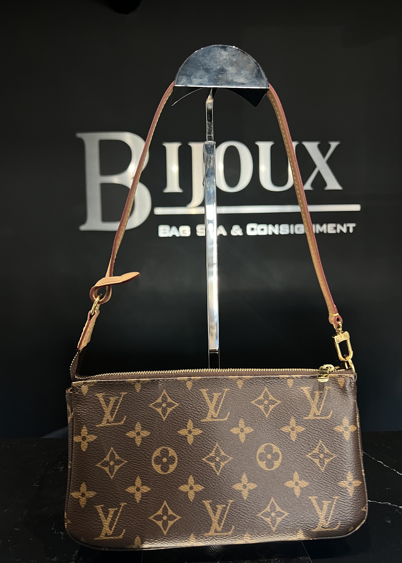 Louis Vuitton SOLD - Louis Vuitton Pochette Accessoires
