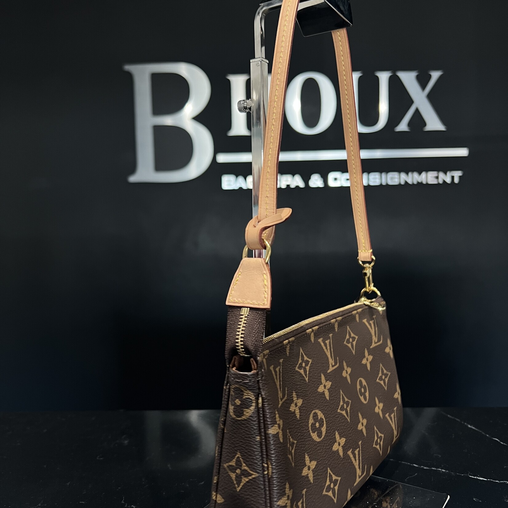 Louis Vuitton SOLD - Louis Vuitton Pochette Accessoires
