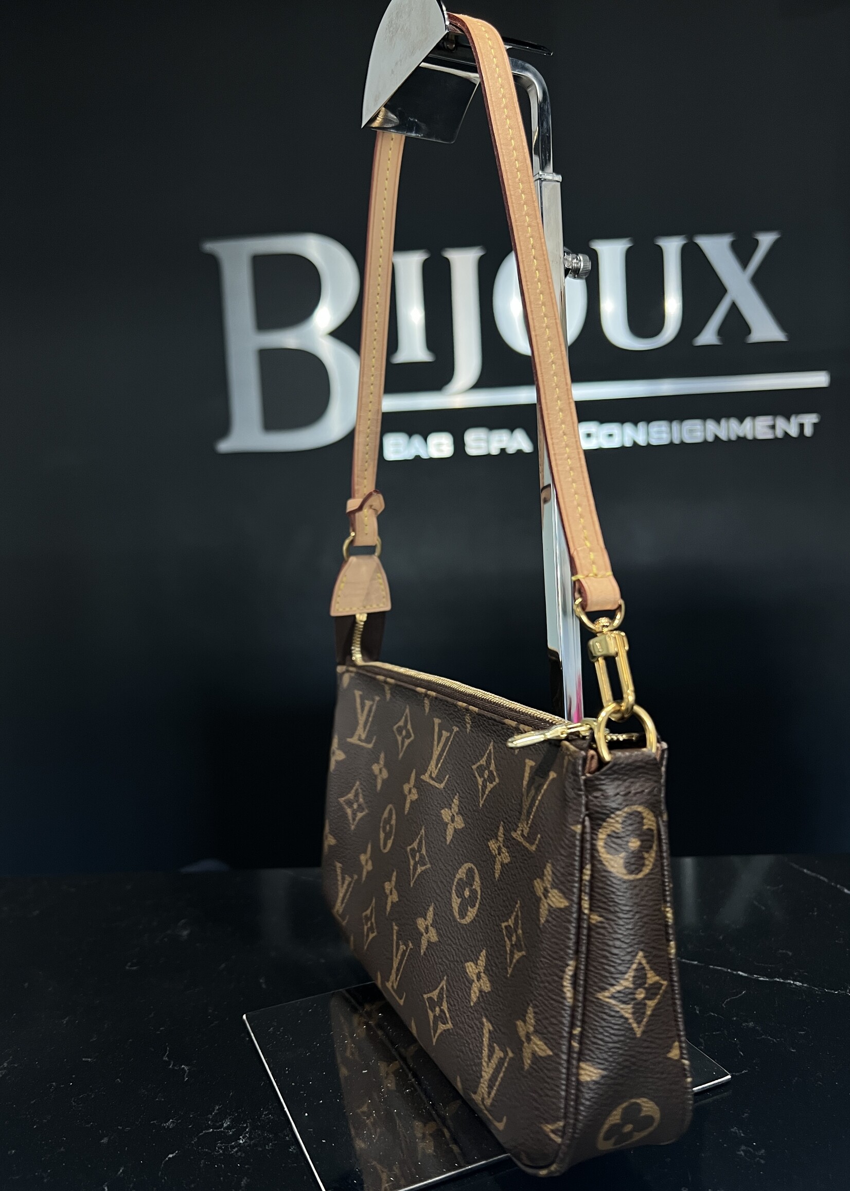 Louis Vuitton SOLD - Louis Vuitton Pochette Accessoires
