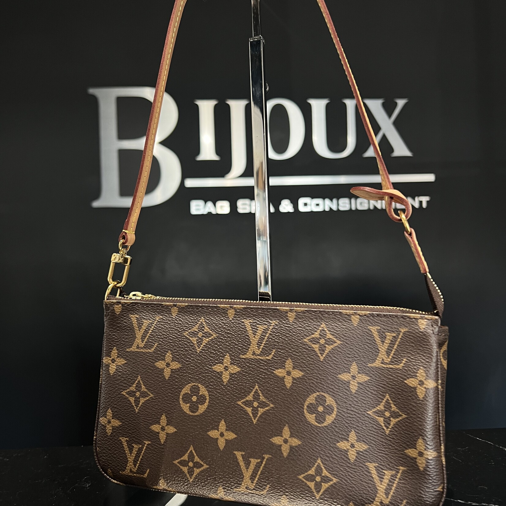 Louis Vuitton SOLD - Louis Vuitton Pochette Accessoires