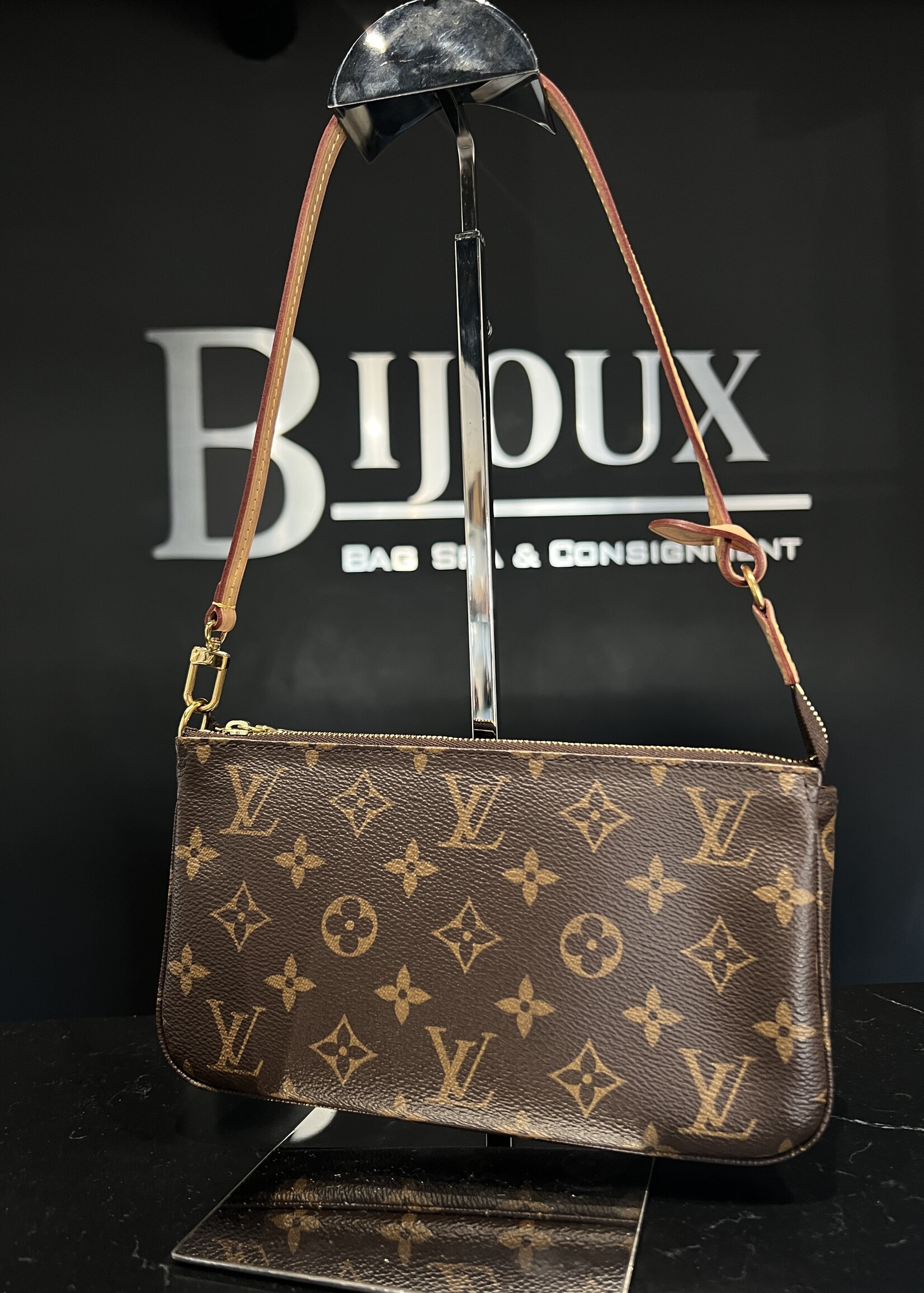Louis Vuitton SOLD - Louis Vuitton Pochette Accessoires