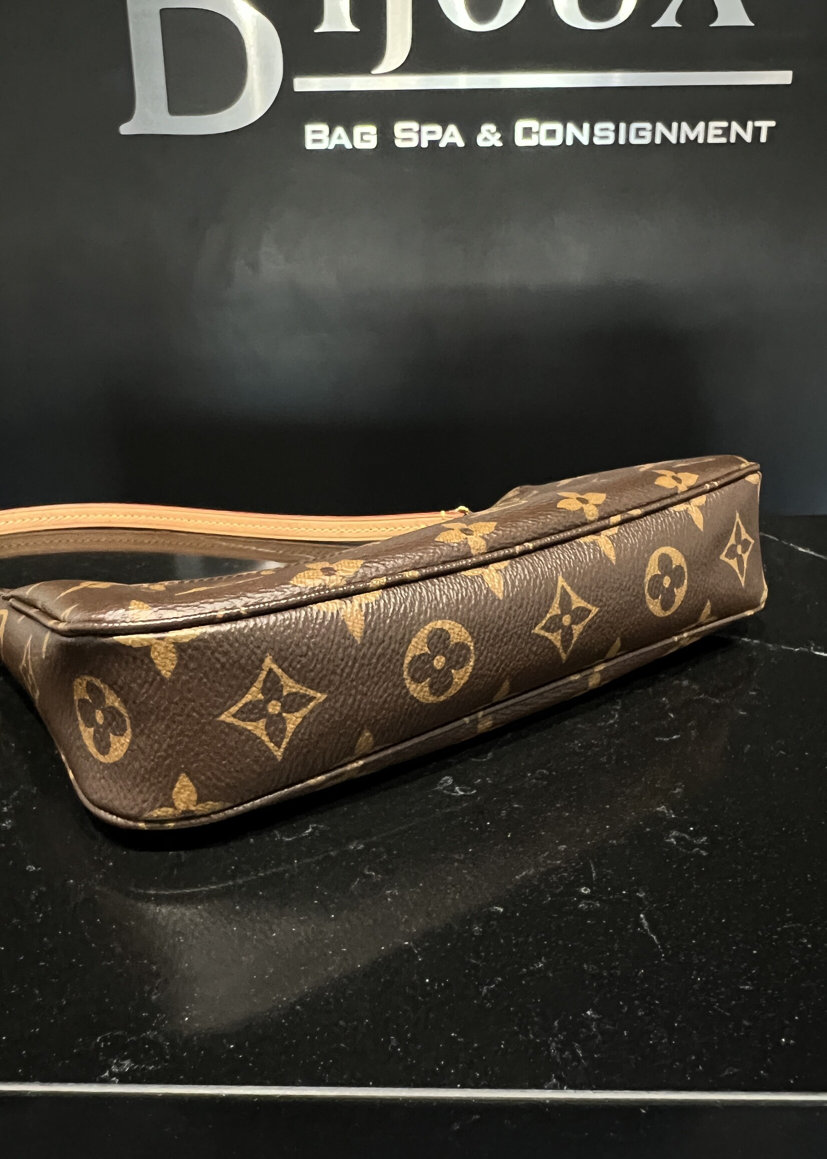 Louis Vuitton SOLD - Louis Vuitton Pochette Accessoires