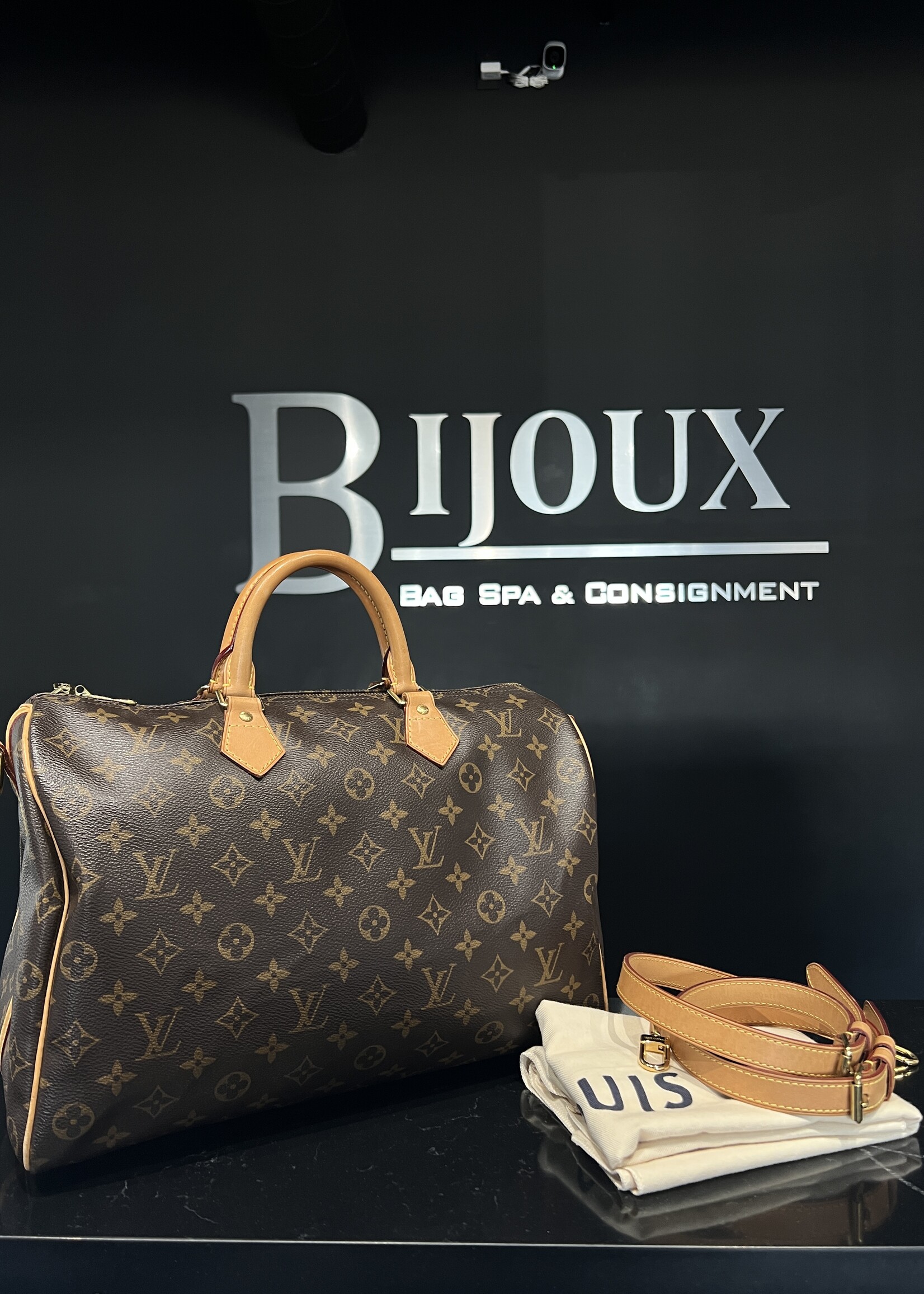 Louis Vuitton SOLD - Louis Vuitton Speedy 35 Bandouliere
