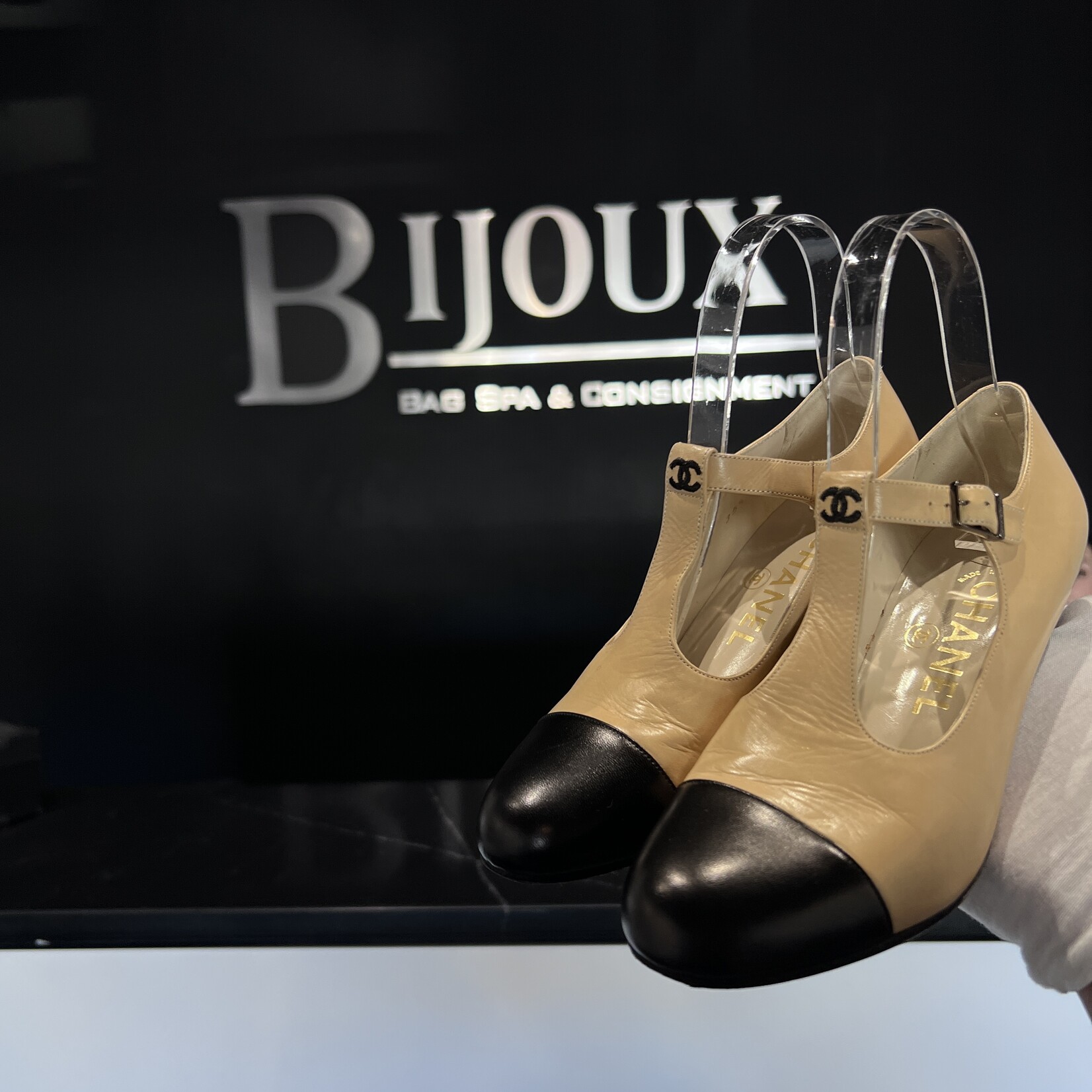 Chanel Chanel Rounded T-Strap Pumps 35.5