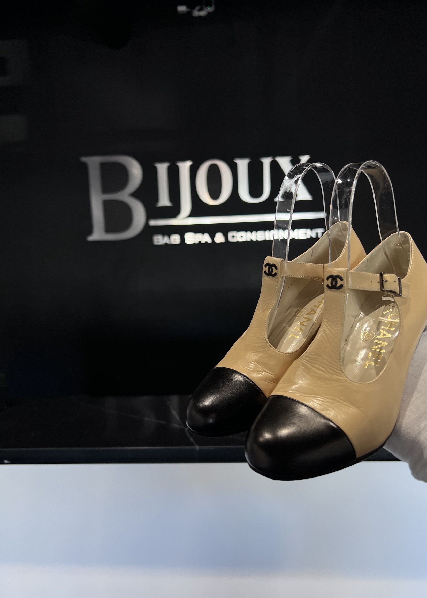 Chanel Chanel Rounded T-Strap Pumps 35.5