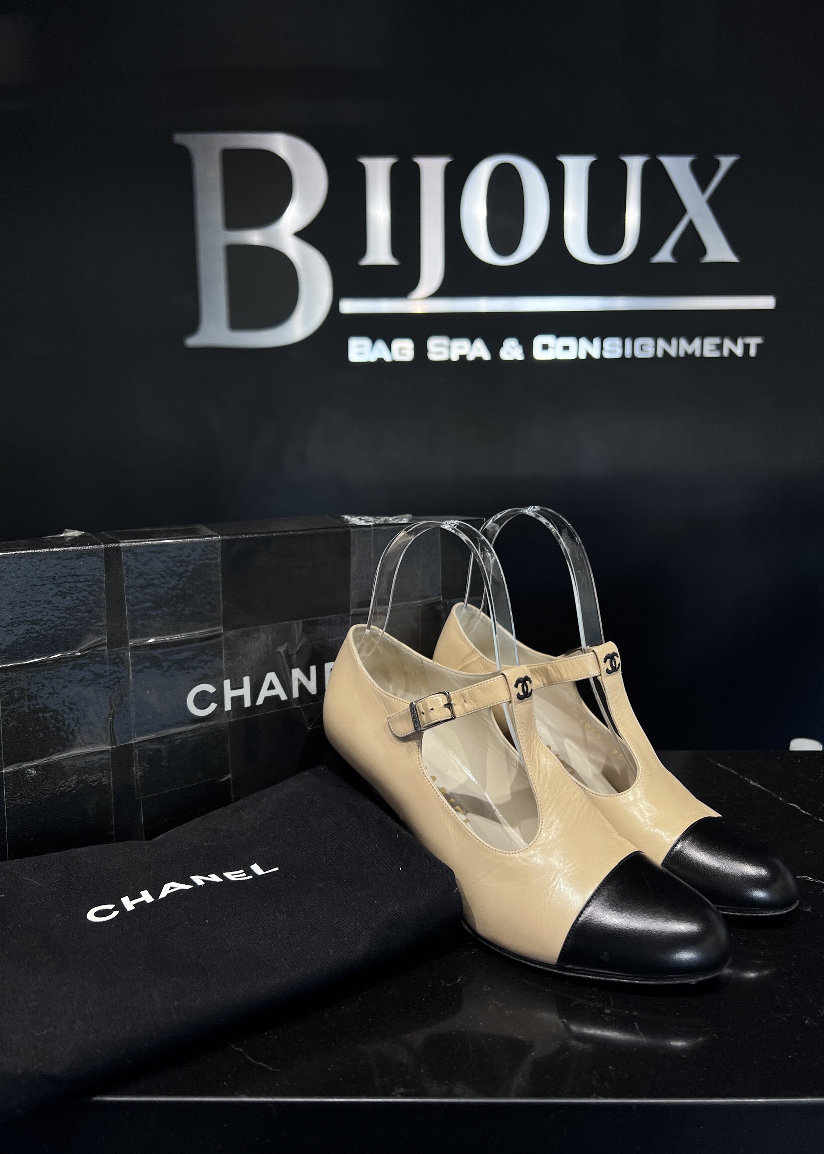 Chanel Chanel Rounded T-Strap Pumps 35.5